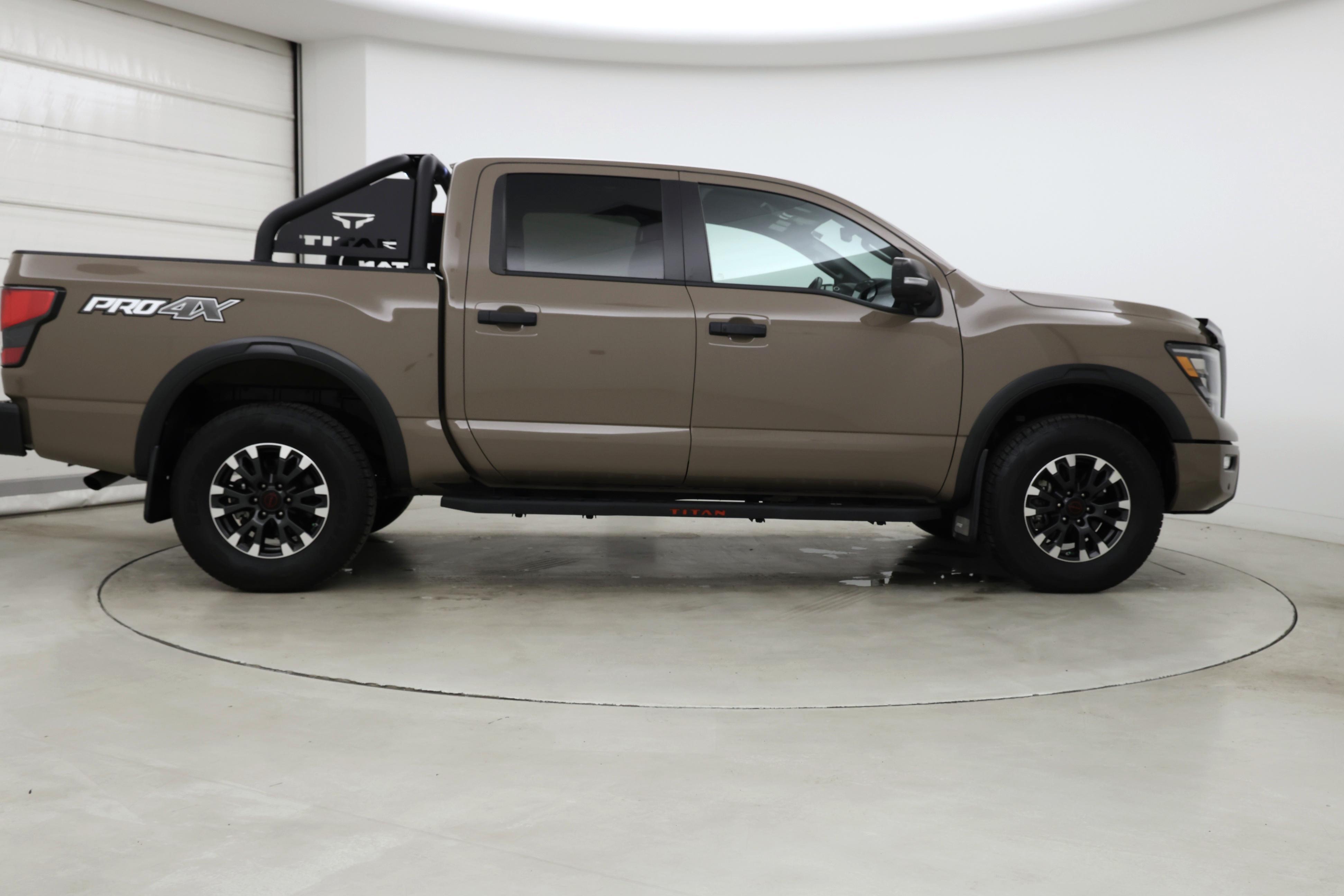 Thumbnail: 2023 Nissan Titan - 7