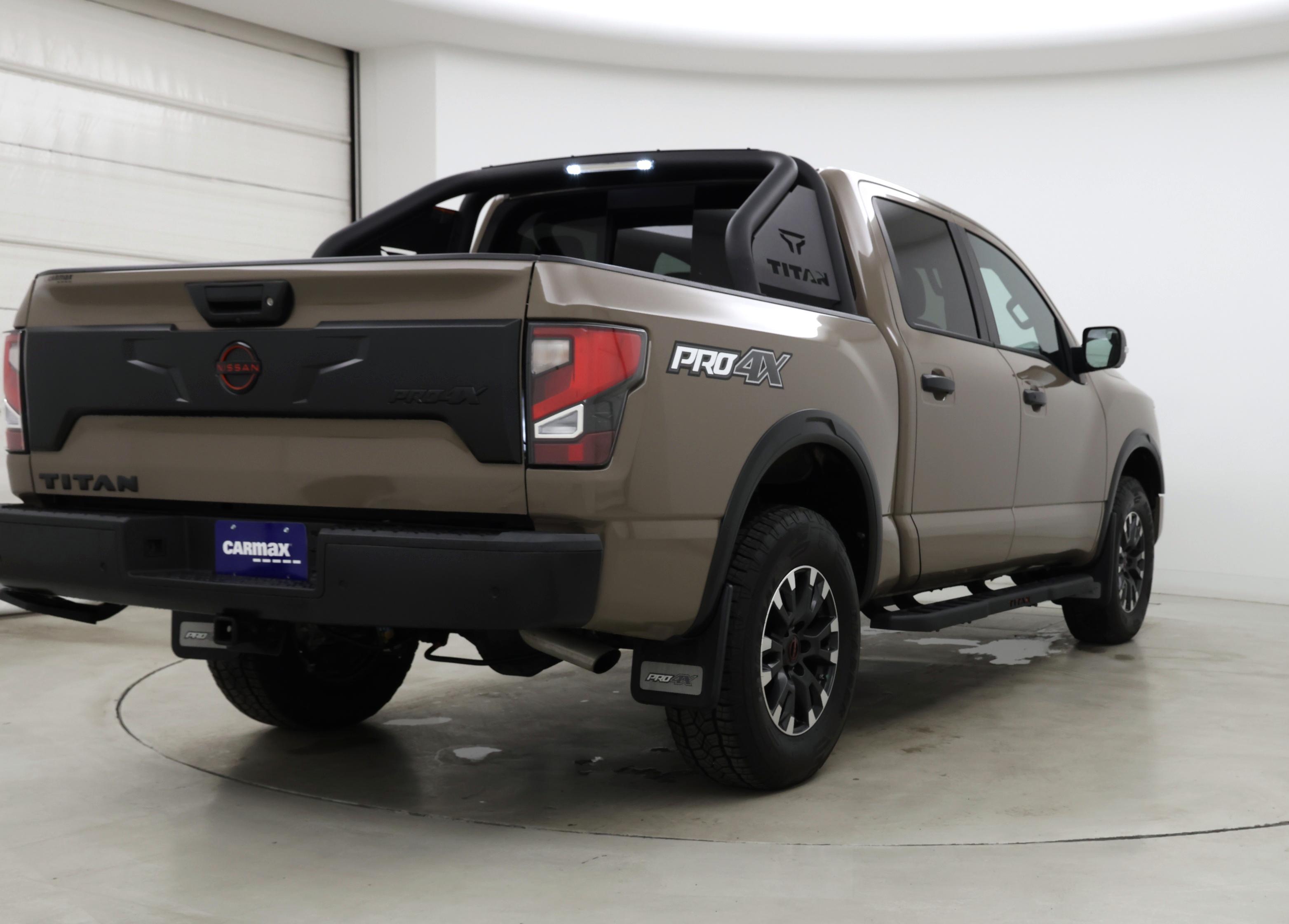 Thumbnail: 2023 Nissan Titan - 8