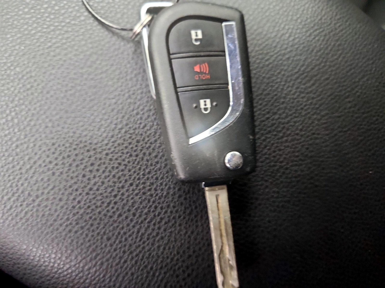 2024 Toyota RAV4 LE - Photo 23