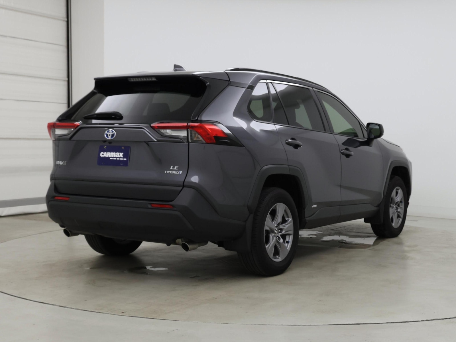 2024 Toyota RAV4 LE - Photo 9
