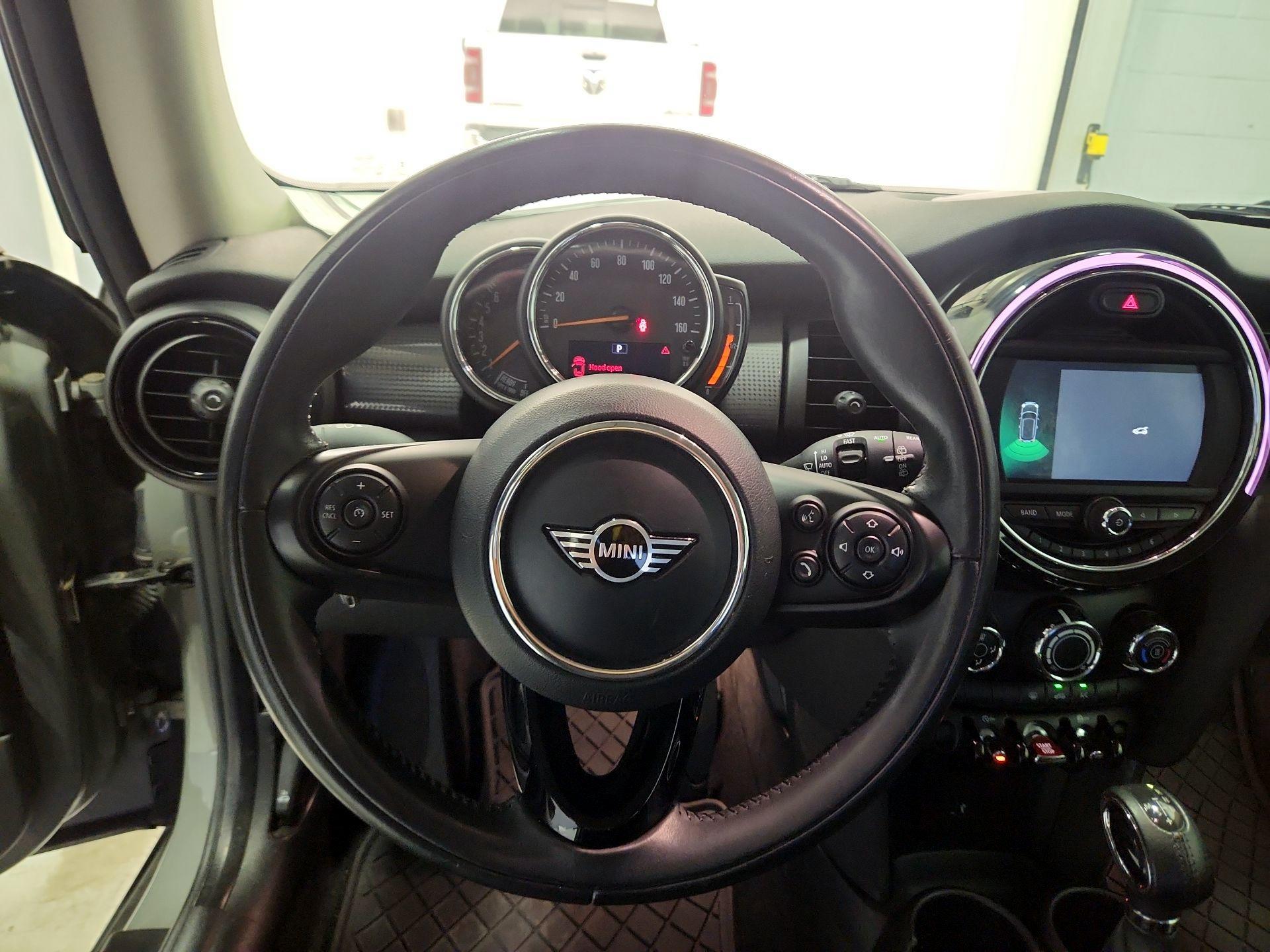 Thumbnail: 2019 MINI Cooper Hardtop - 10