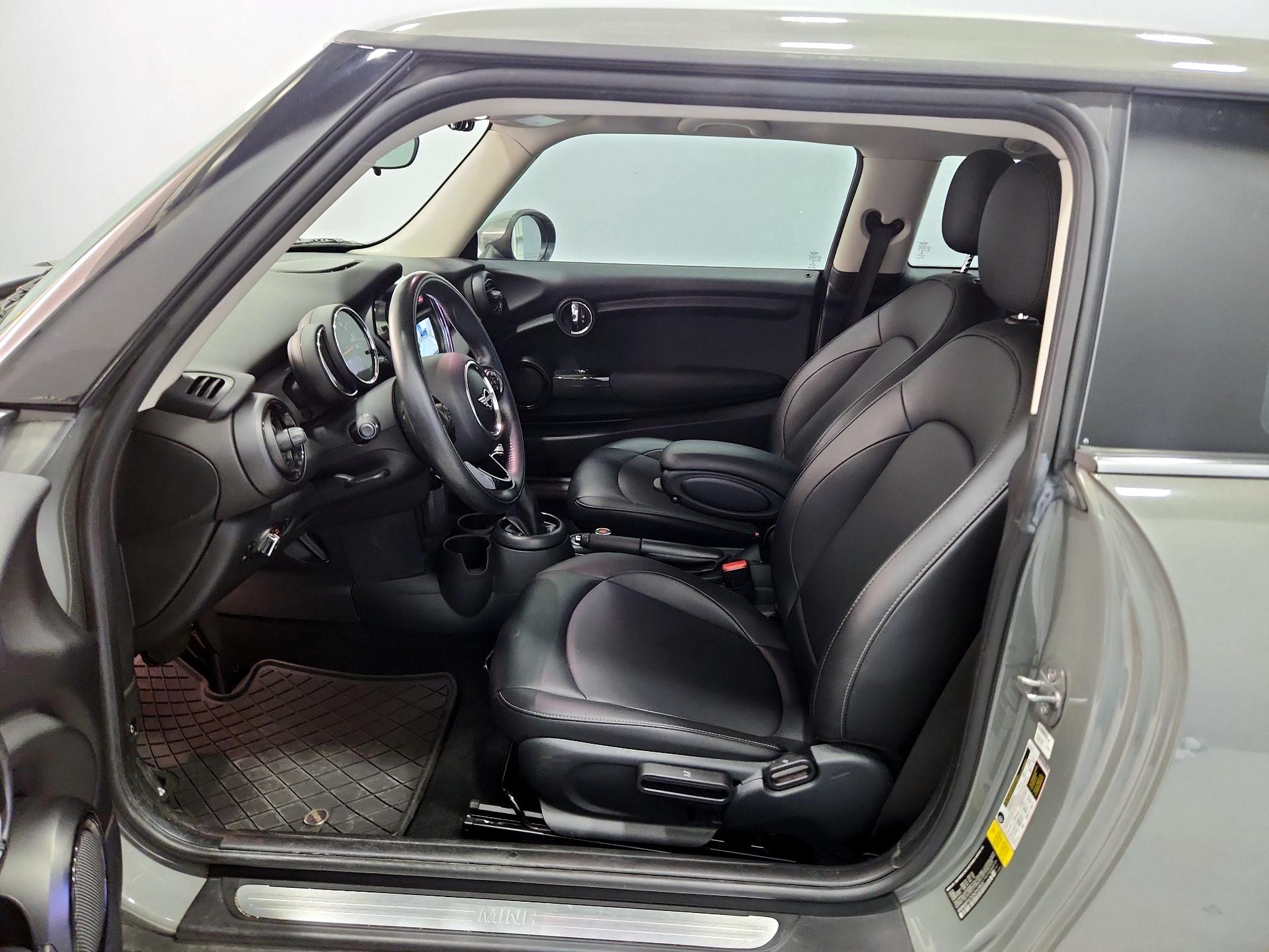 Thumbnail: 2019 MINI Cooper Hardtop - 11