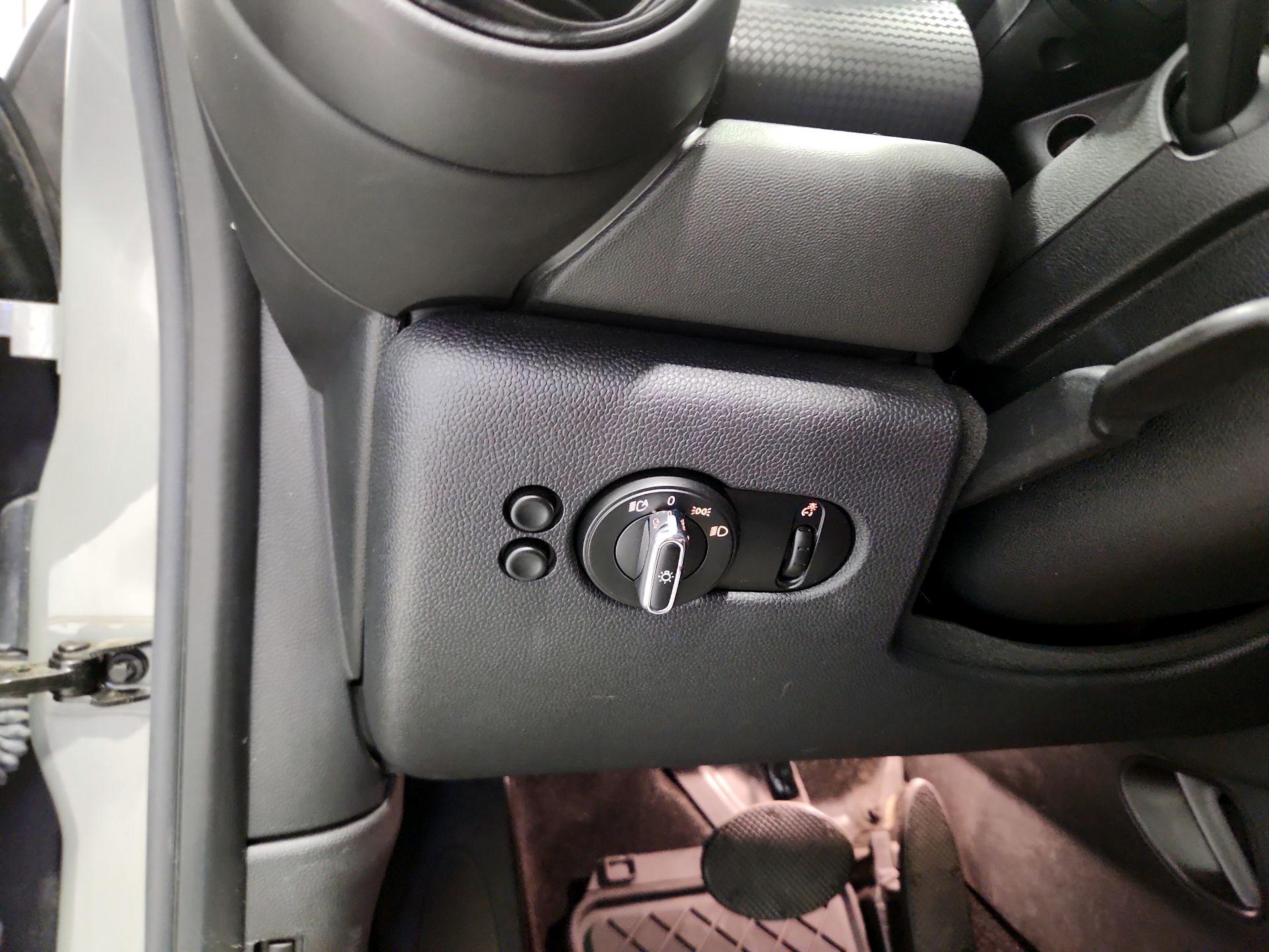 Thumbnail: 2019 MINI Cooper Hardtop - 13