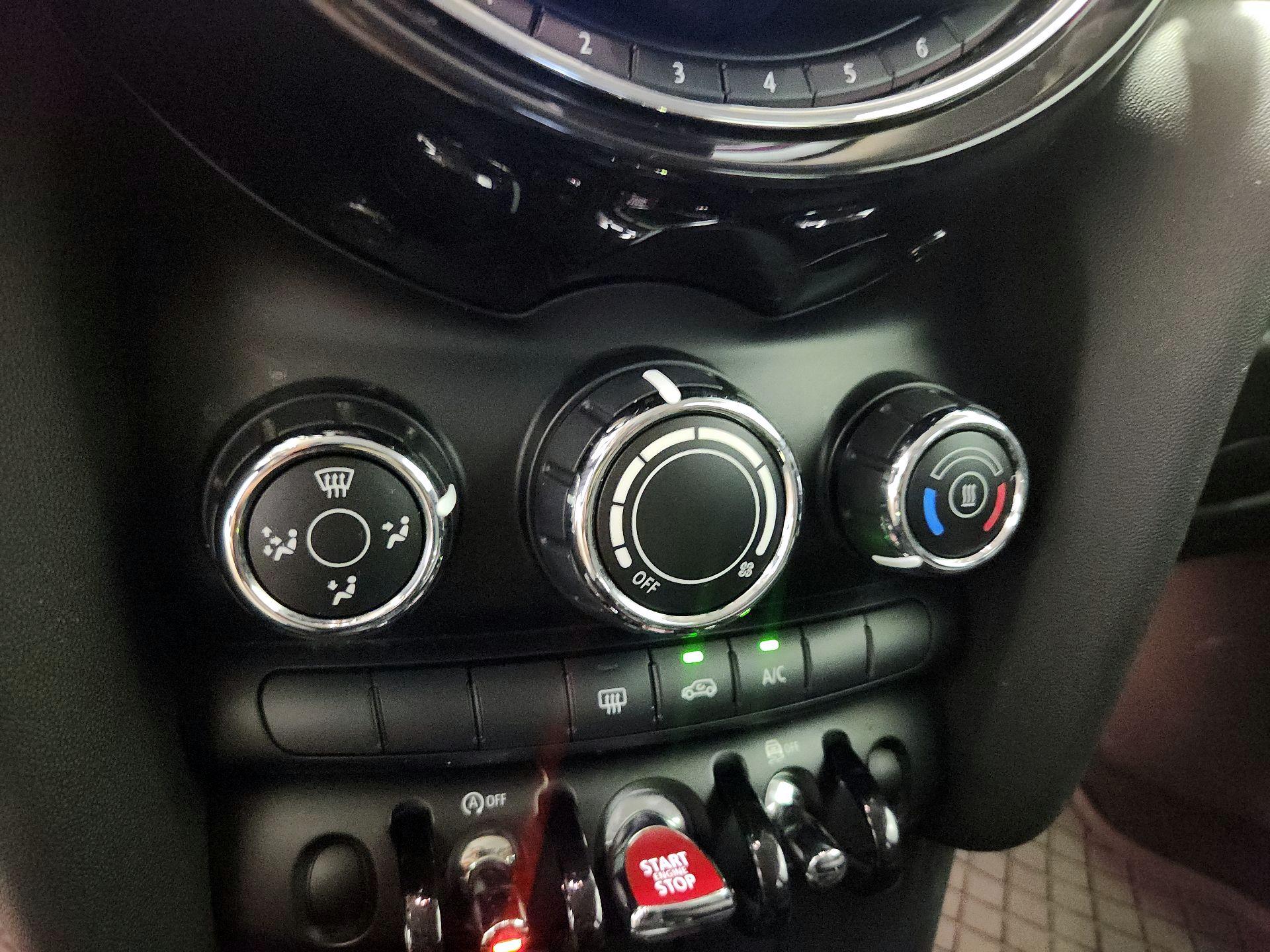 Thumbnail: 2019 MINI Cooper Hardtop - 16