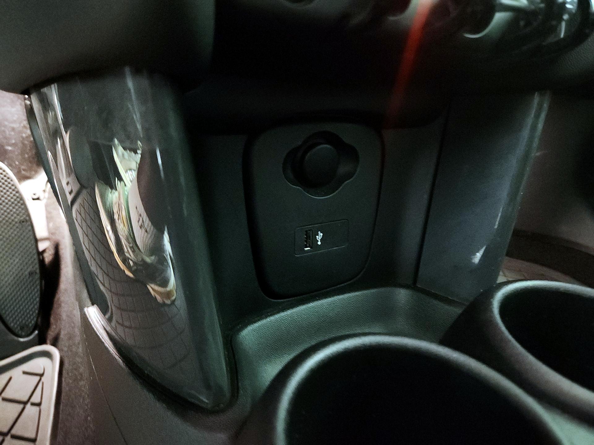 Thumbnail: 2019 MINI Cooper Hardtop - 18