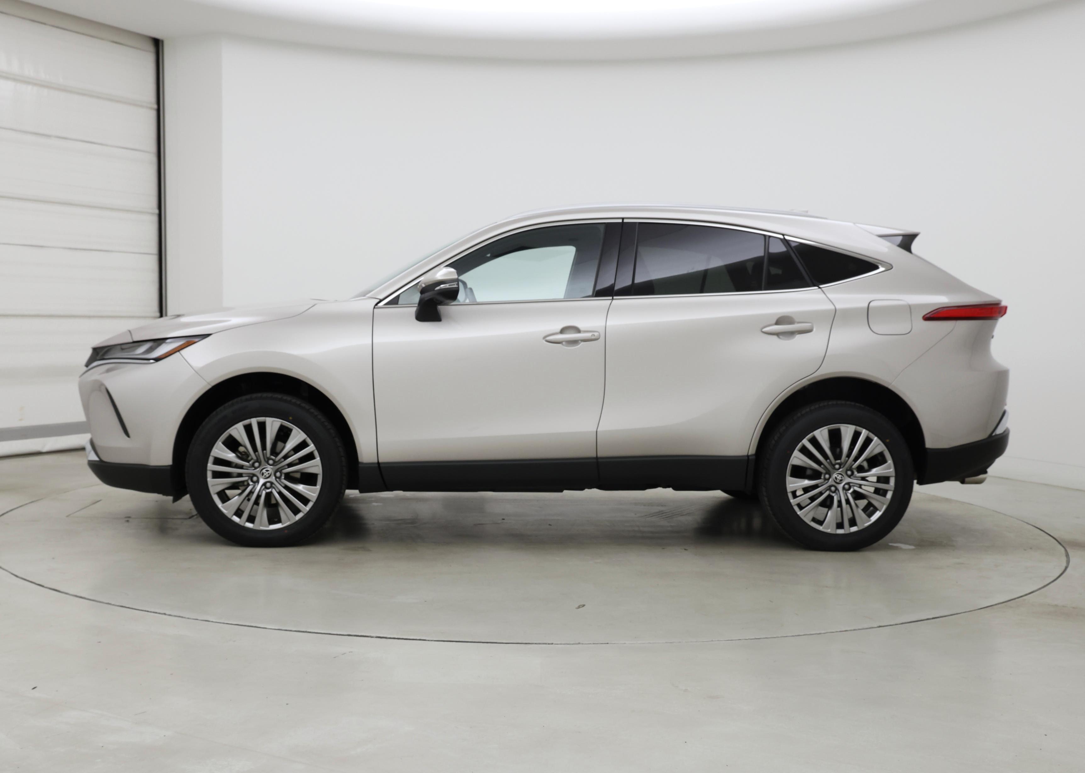 Thumbnail: 2024 Toyota Venza - 3