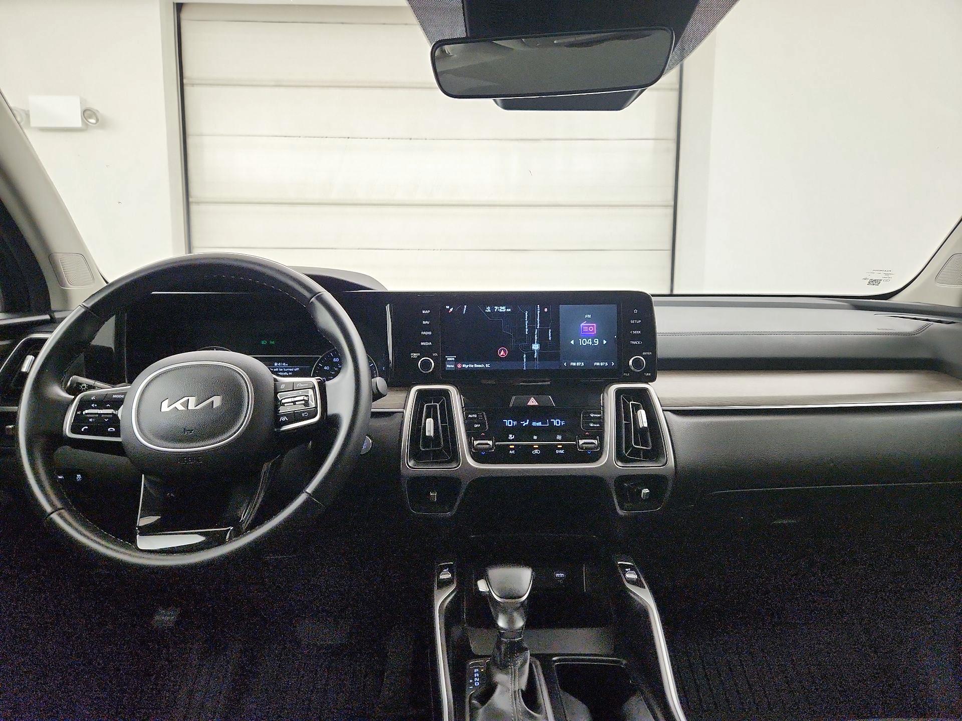 Thumbnail: 2022 Kia Sorento - 9