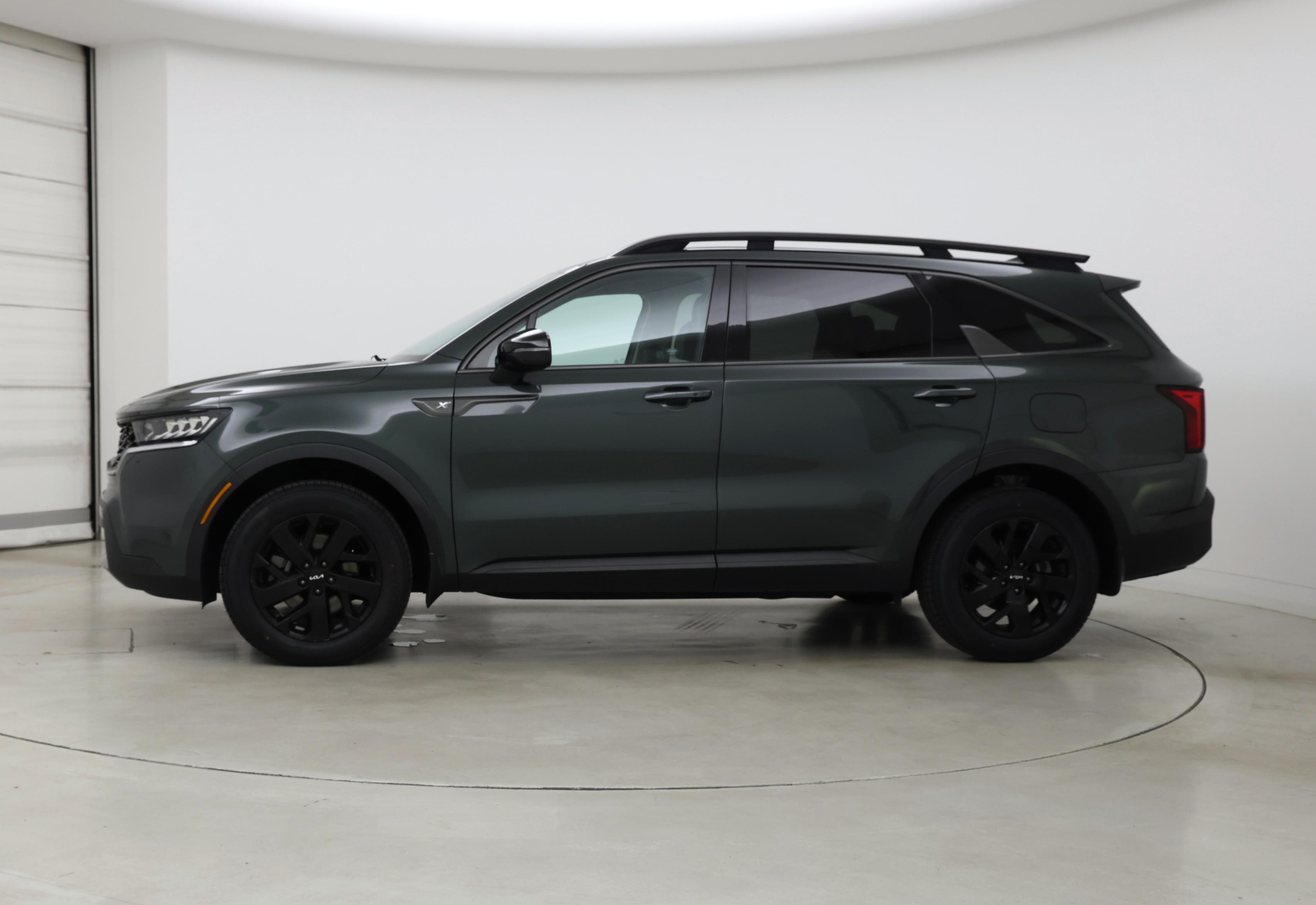 Thumbnail: 2022 Kia Sorento - 3