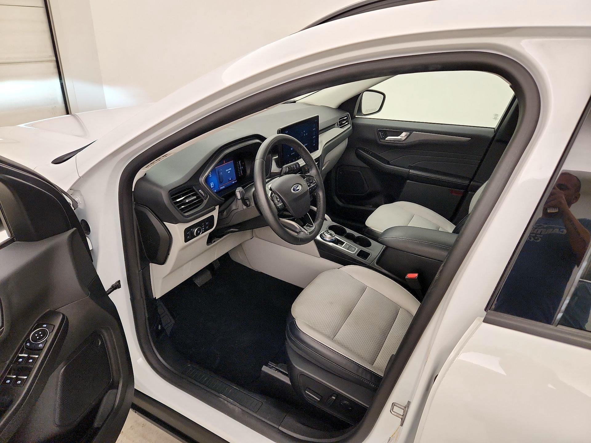 Thumbnail: 2023 Ford Escape - 11