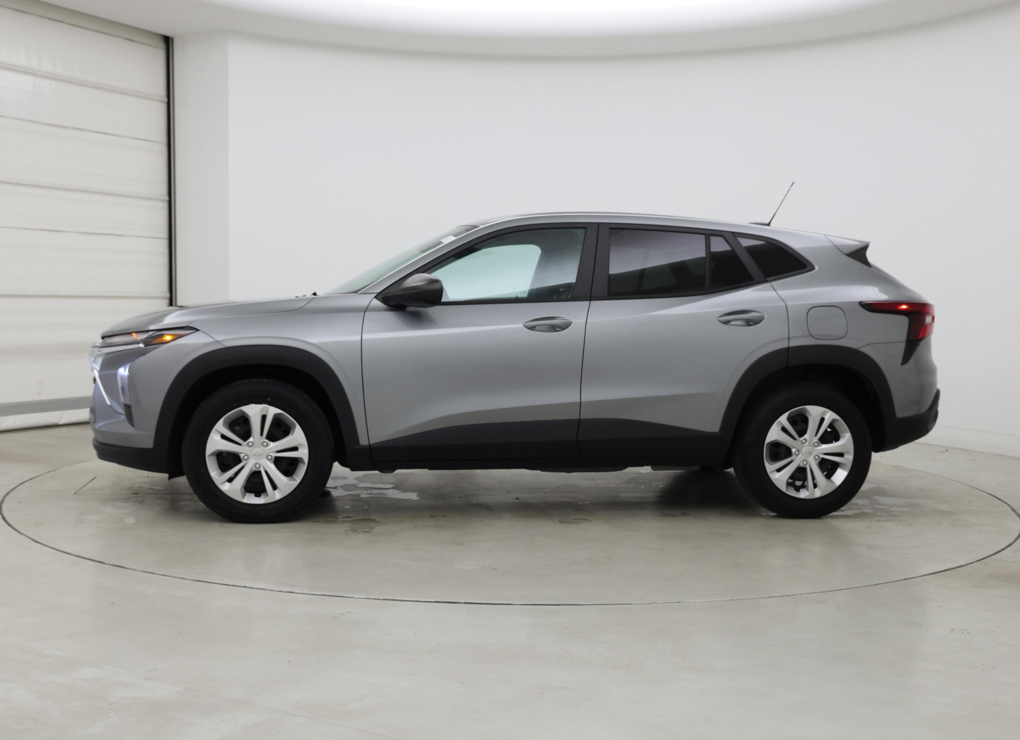 Thumbnail: 2024 Chevrolet Trax - 3