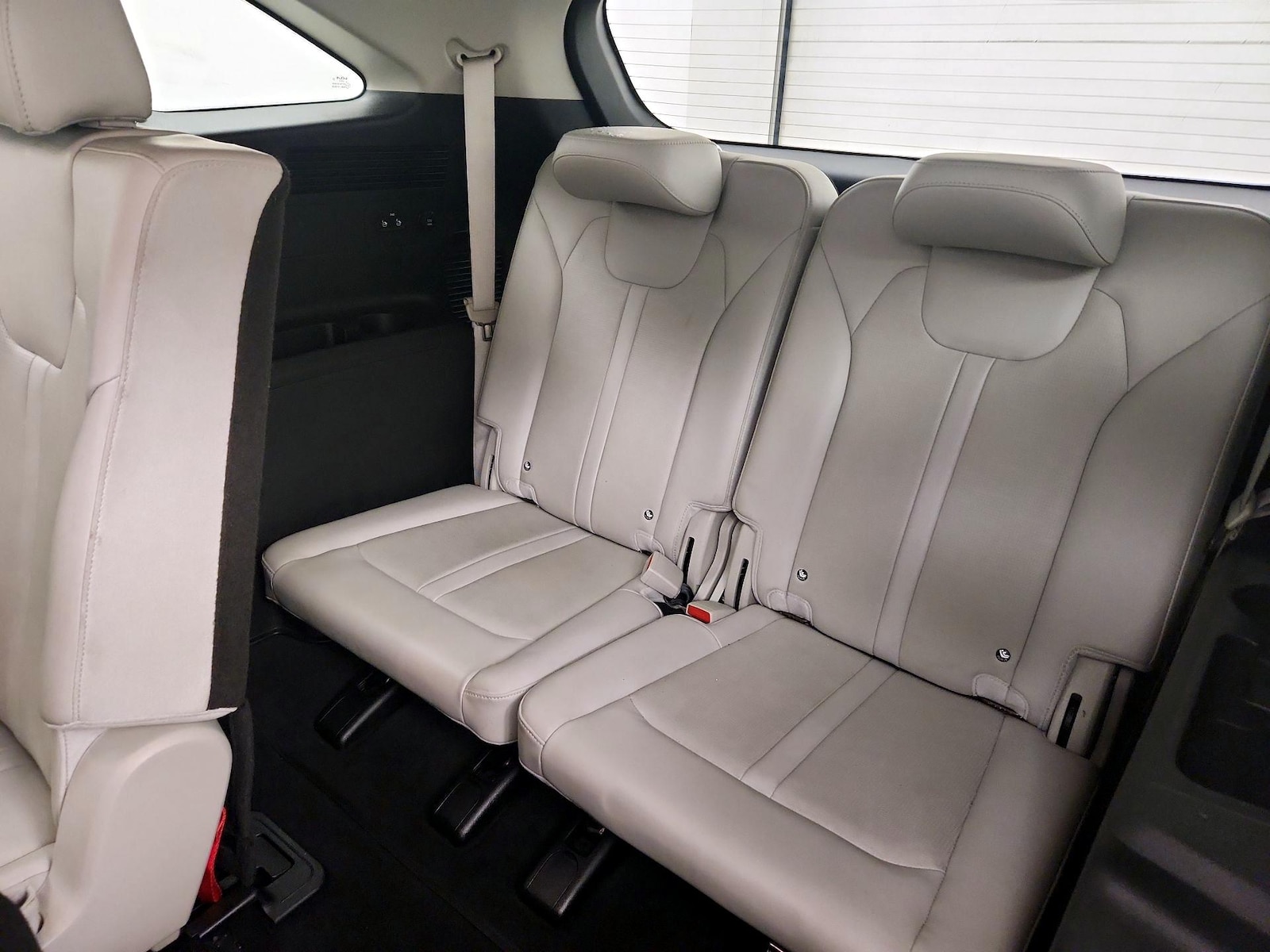 2024 Kia Sorento S - Photo 22