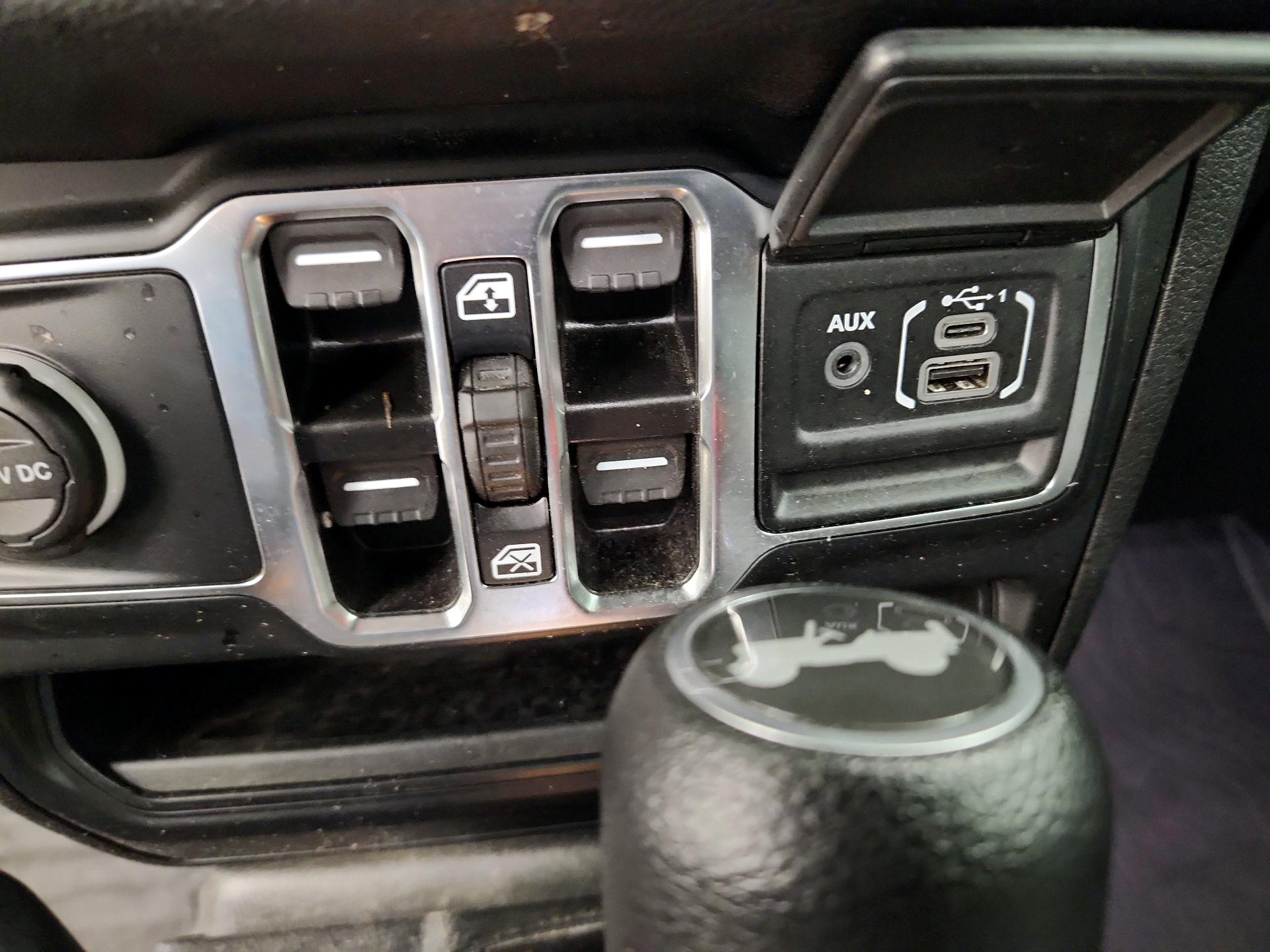 Thumbnail: 2024 Jeep Wrangler - 18