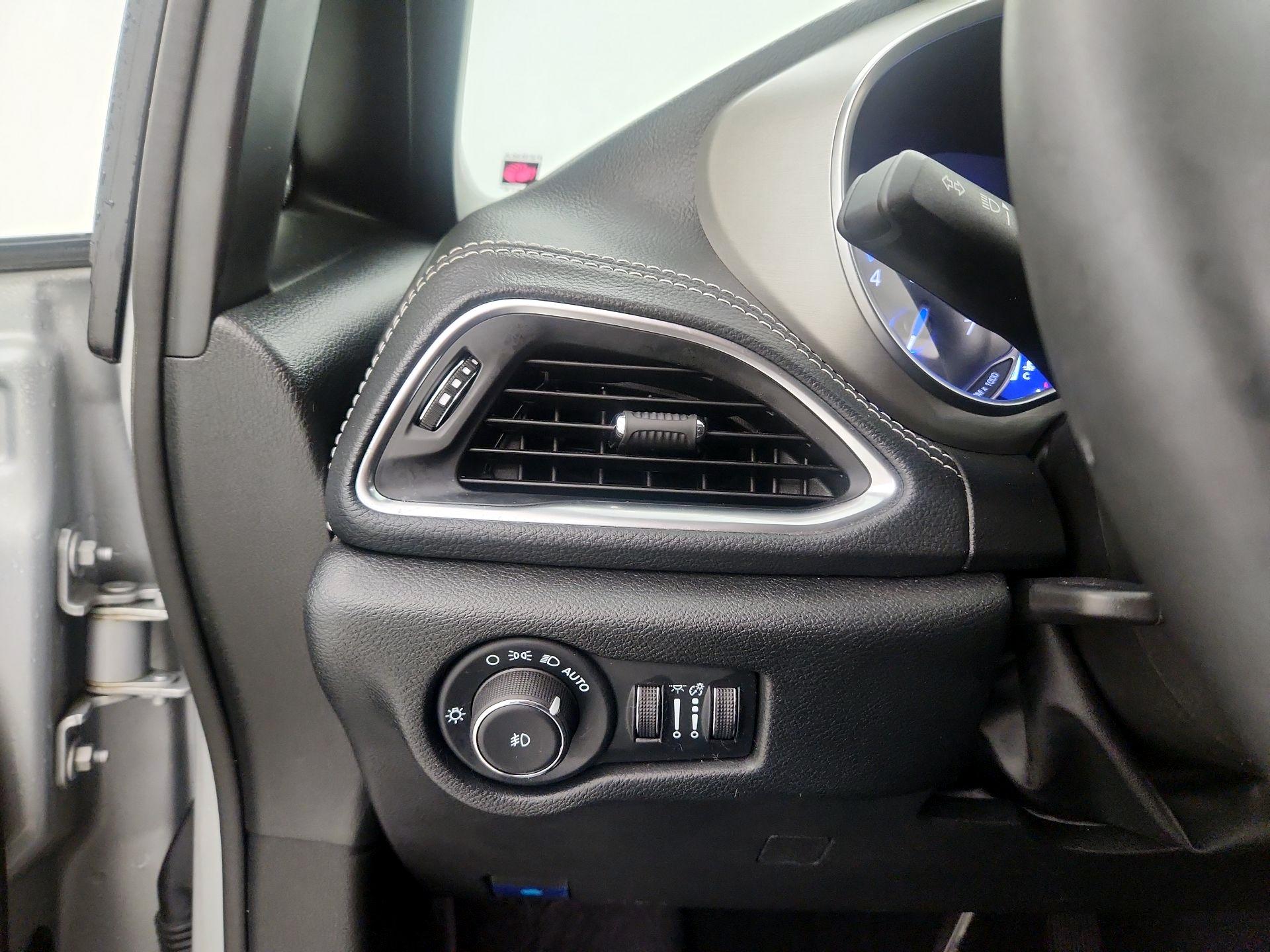 Thumbnail: 2023 Chrysler Pacifica - 13