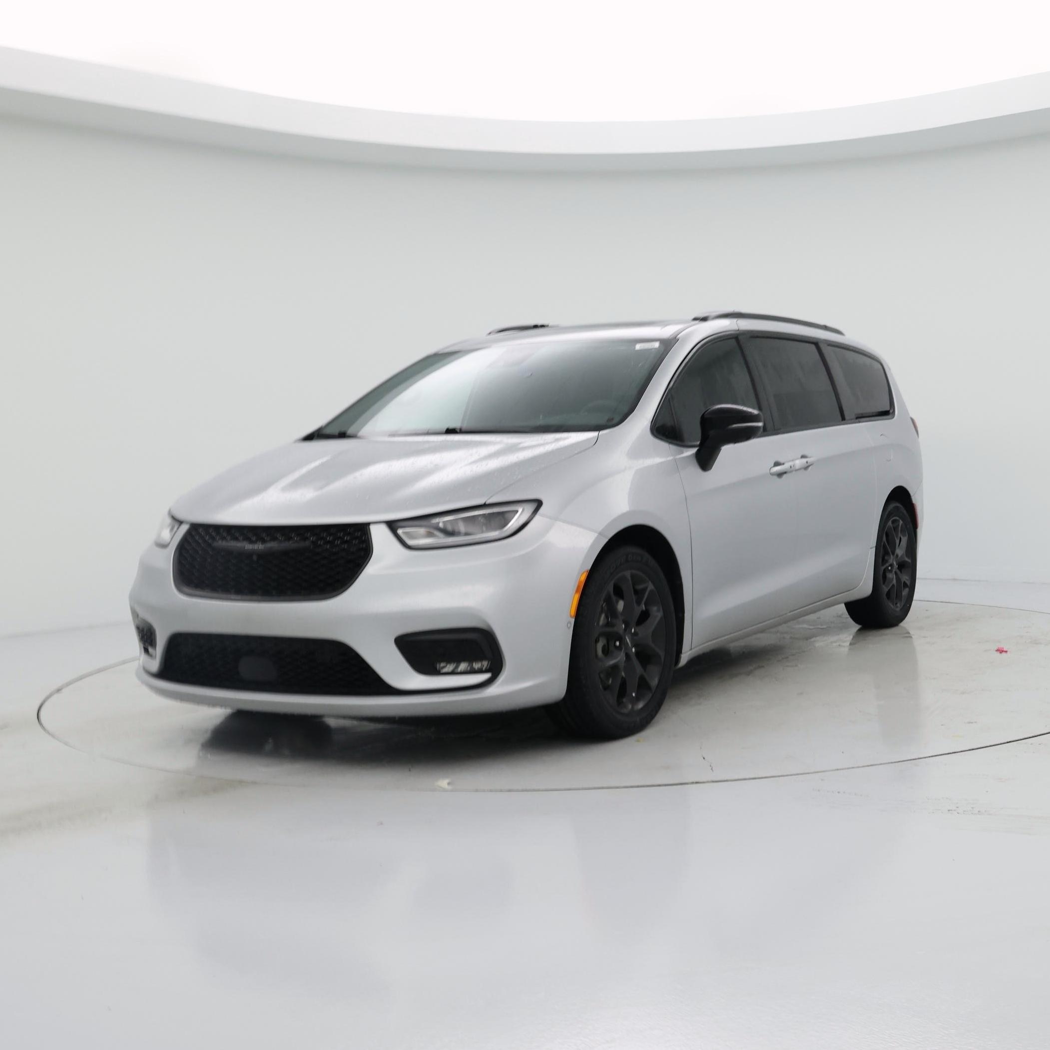 Thumbnail: 2023 Chrysler Pacifica - 4