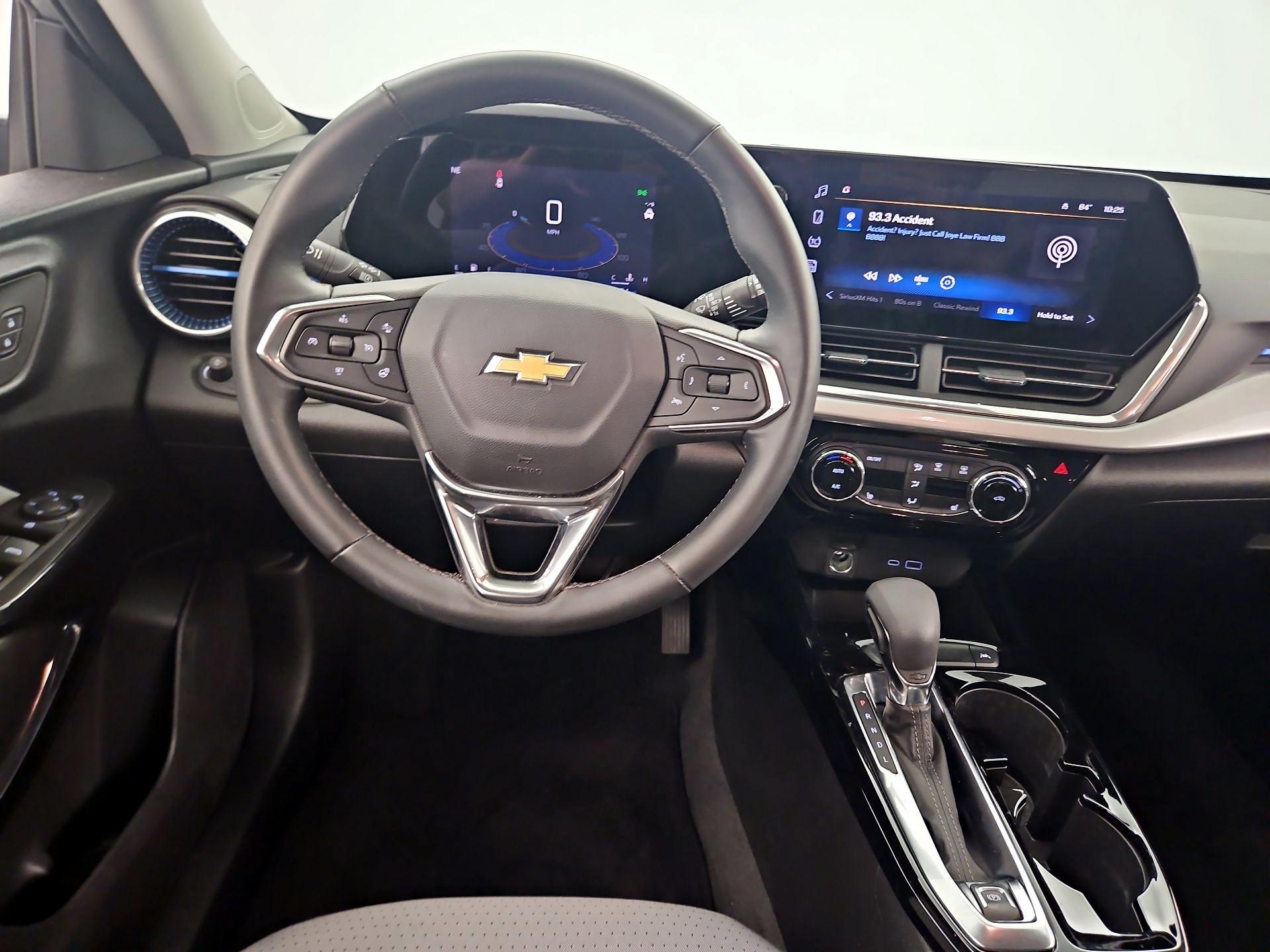Thumbnail: 2024 Chevrolet Trax - 10