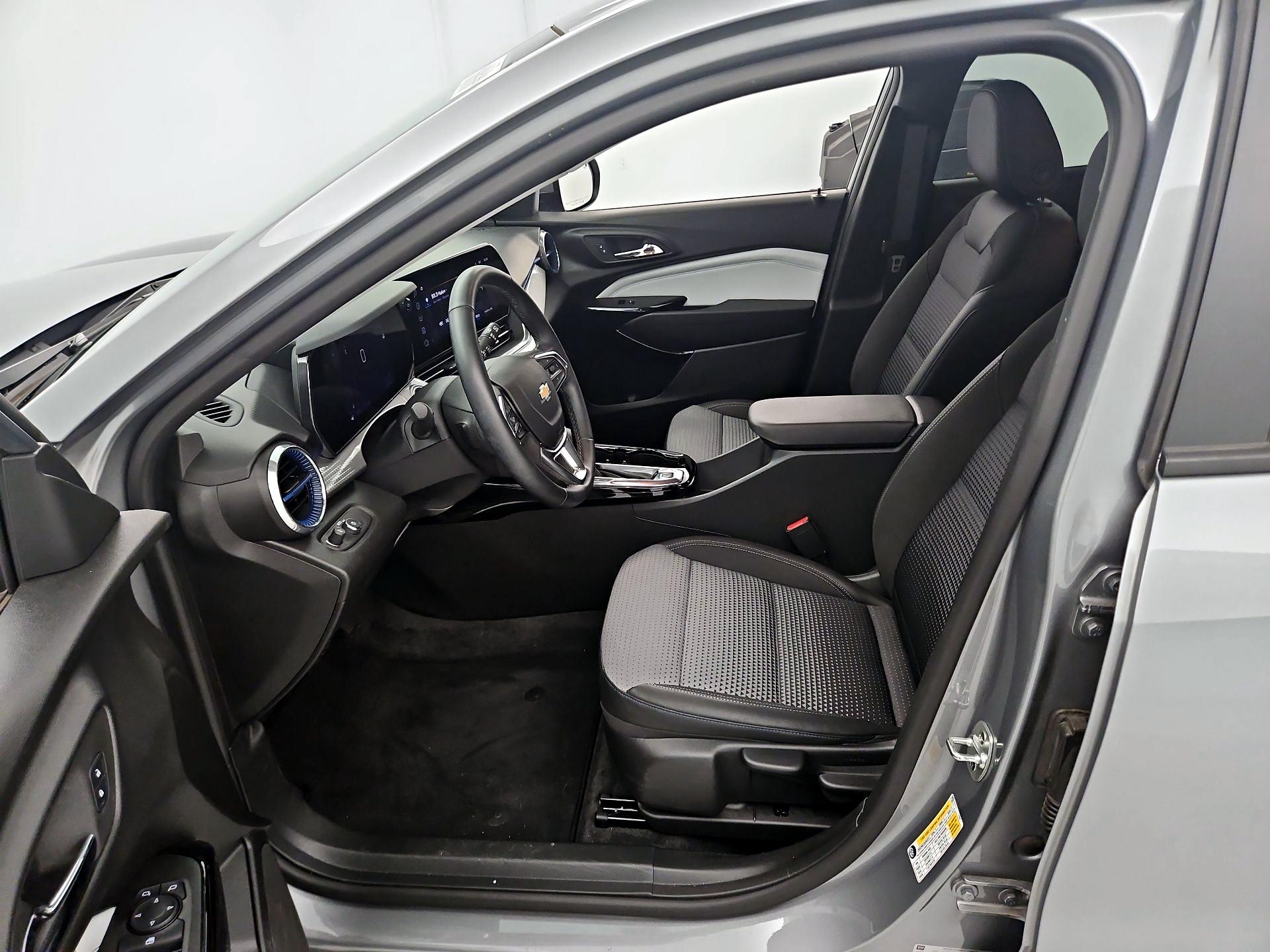 Thumbnail: 2024 Chevrolet Trax - 11