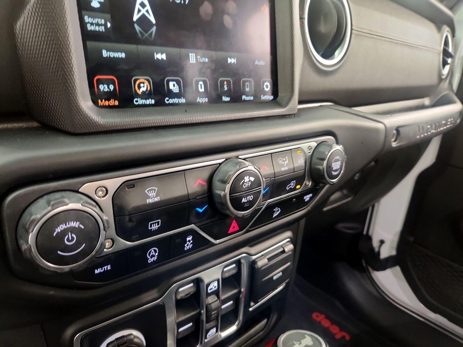 2020 Jeep Wrangler Unlimited Rubicon Recon - Photo 18