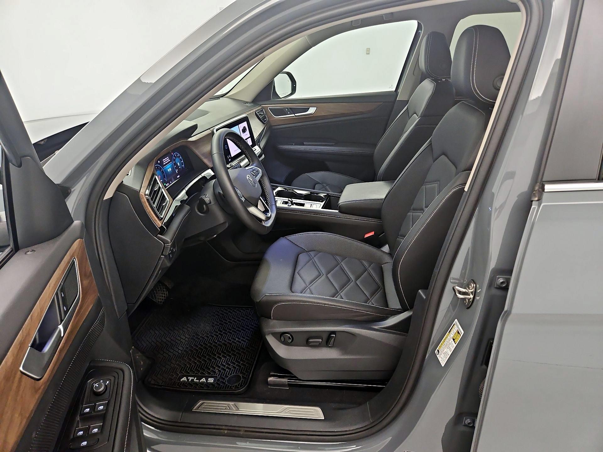 Thumbnail: 2025 Volkswagen Atlas - 11