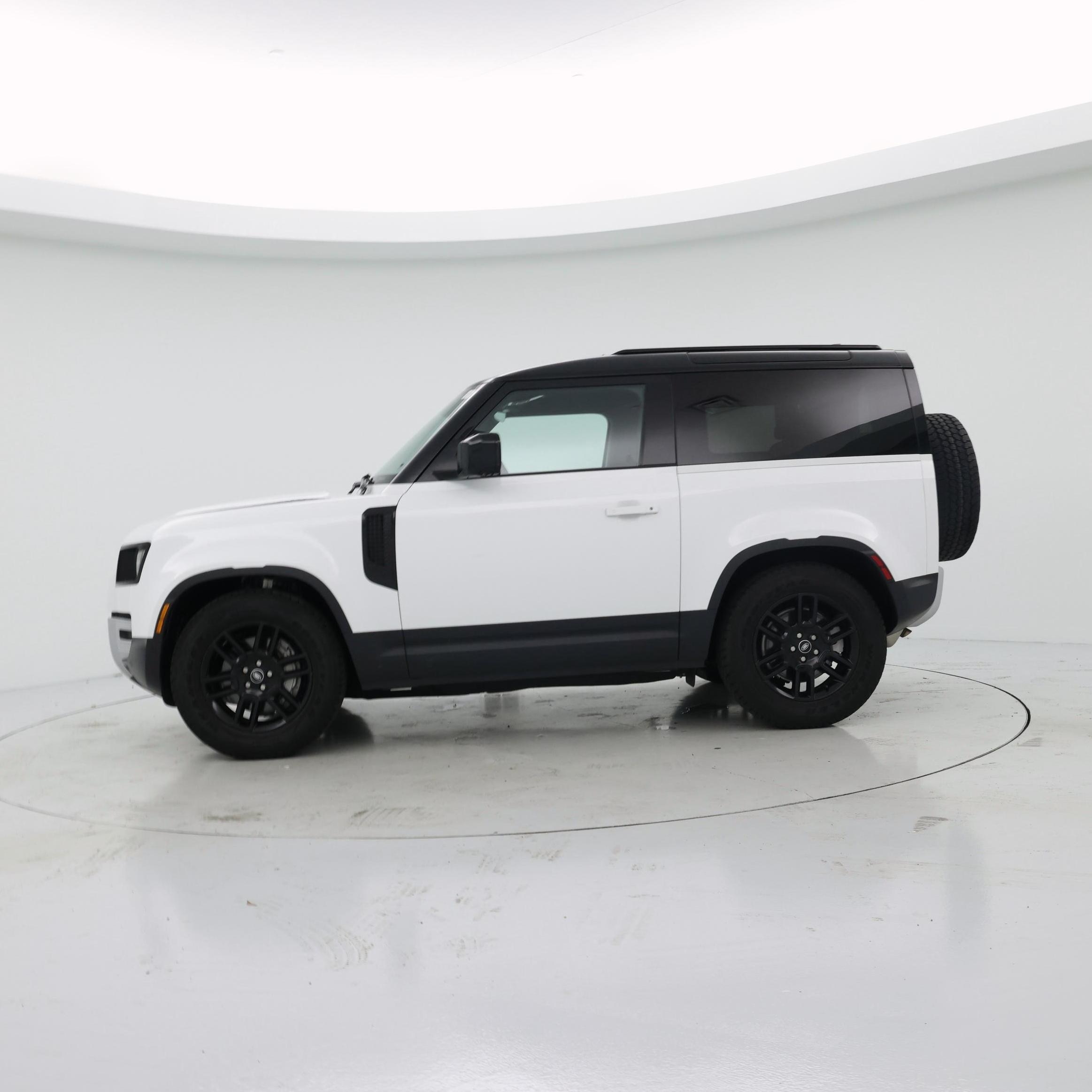 Thumbnail: 2025 Land Rover Defender - 3