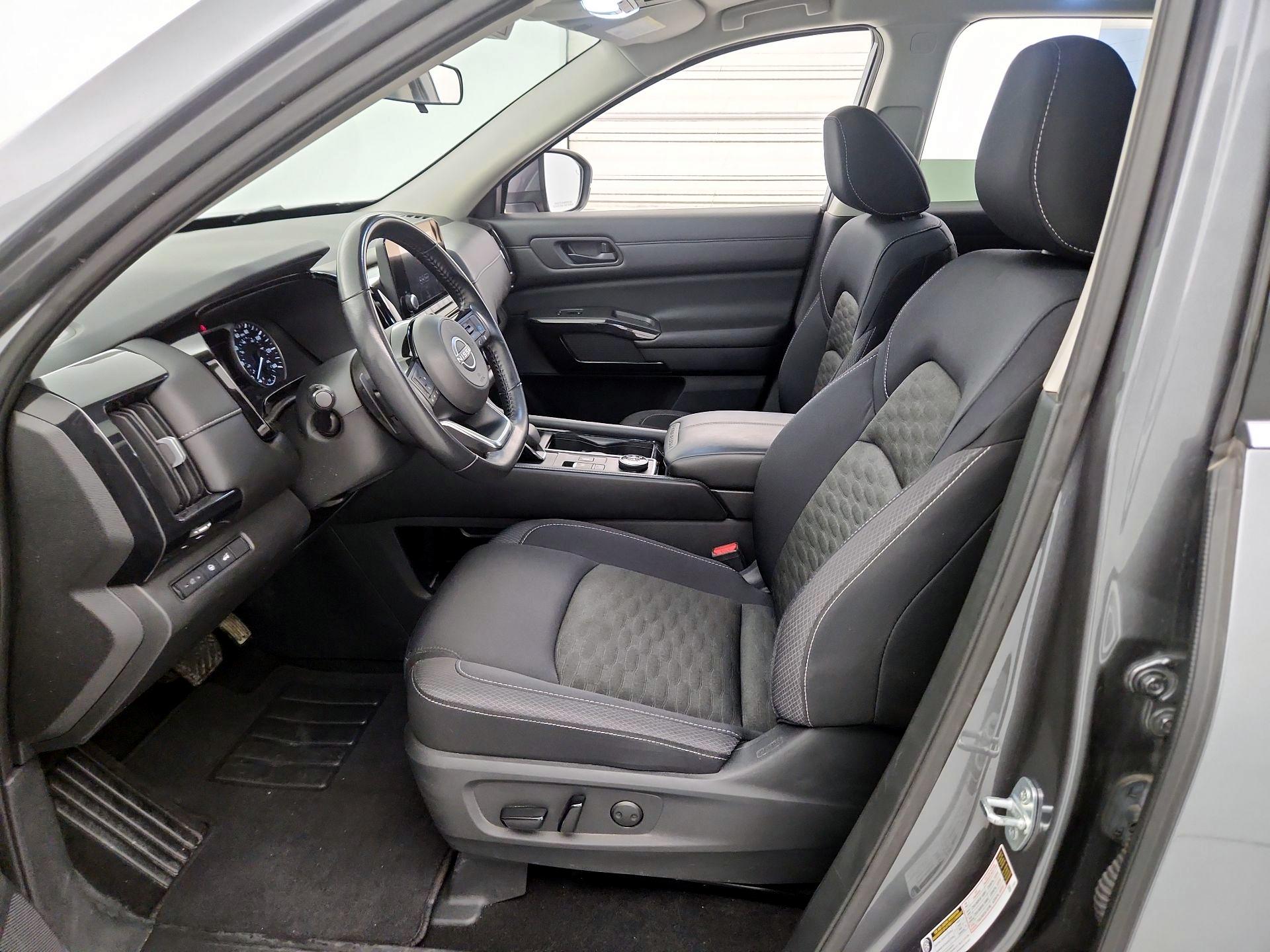 Thumbnail: 2023 Nissan Pathfinder - 11