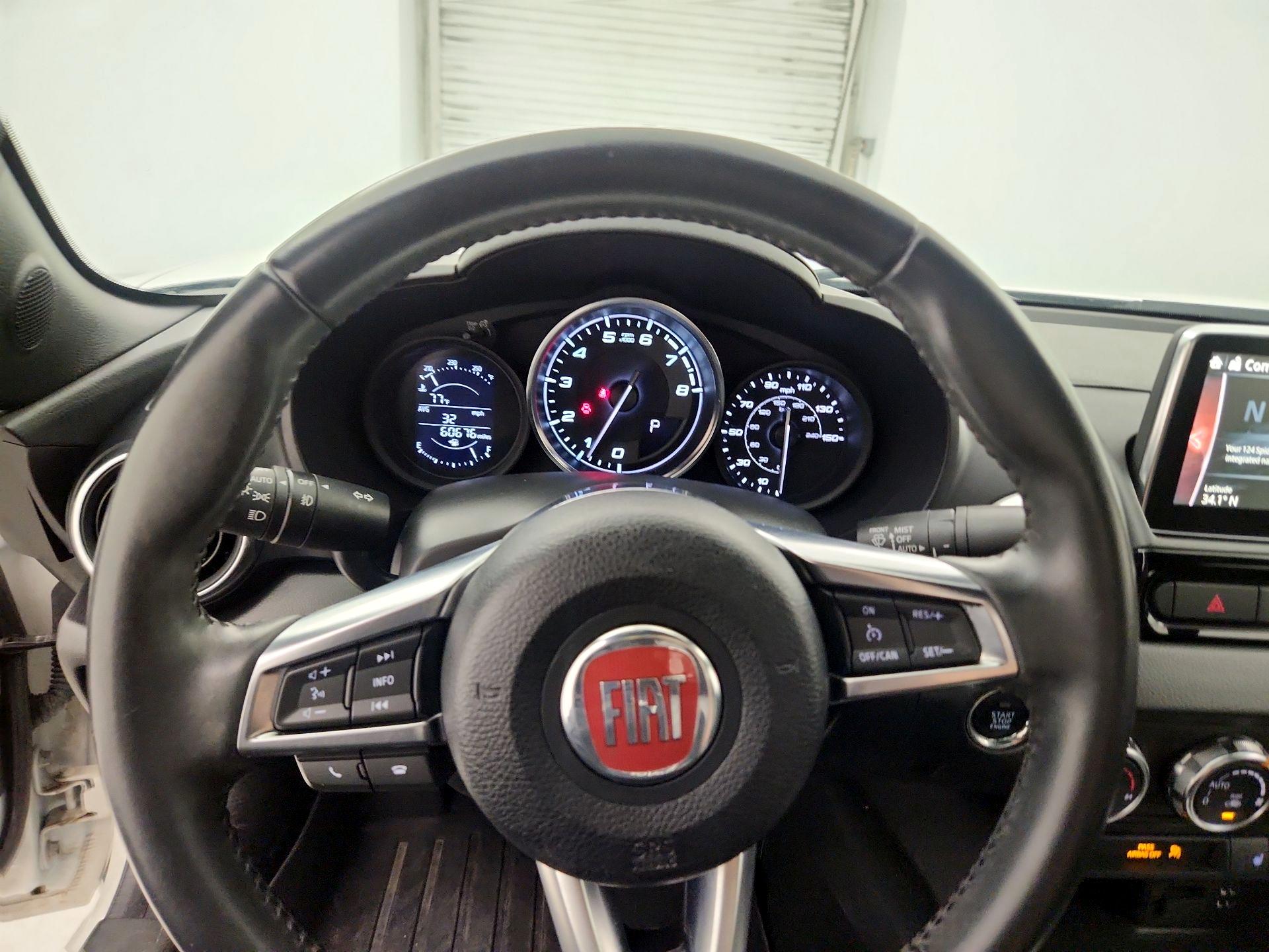 Thumbnail: 2017 Fiat 124 Spider - 10