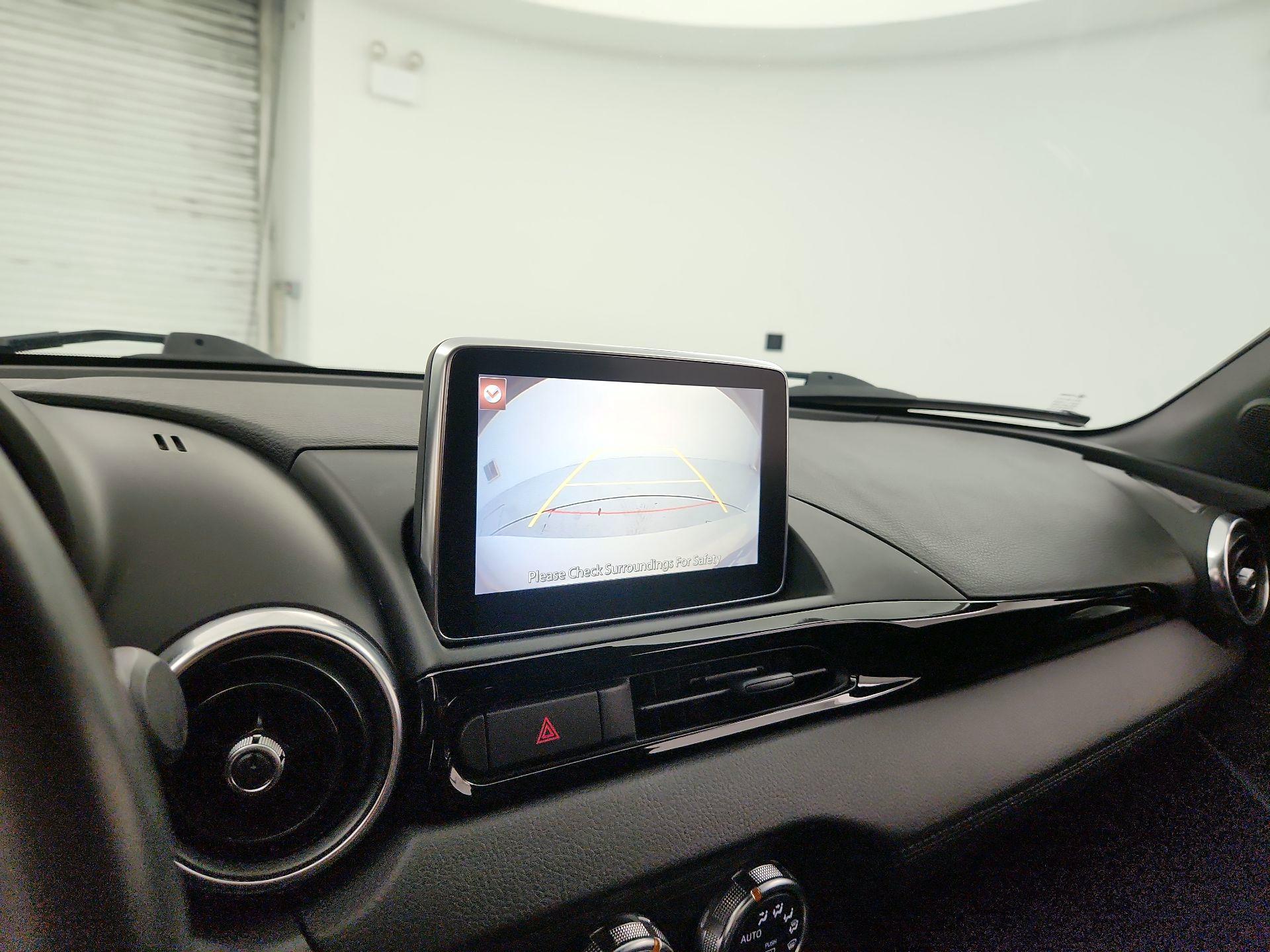 Thumbnail: 2017 Fiat 124 Spider - 14