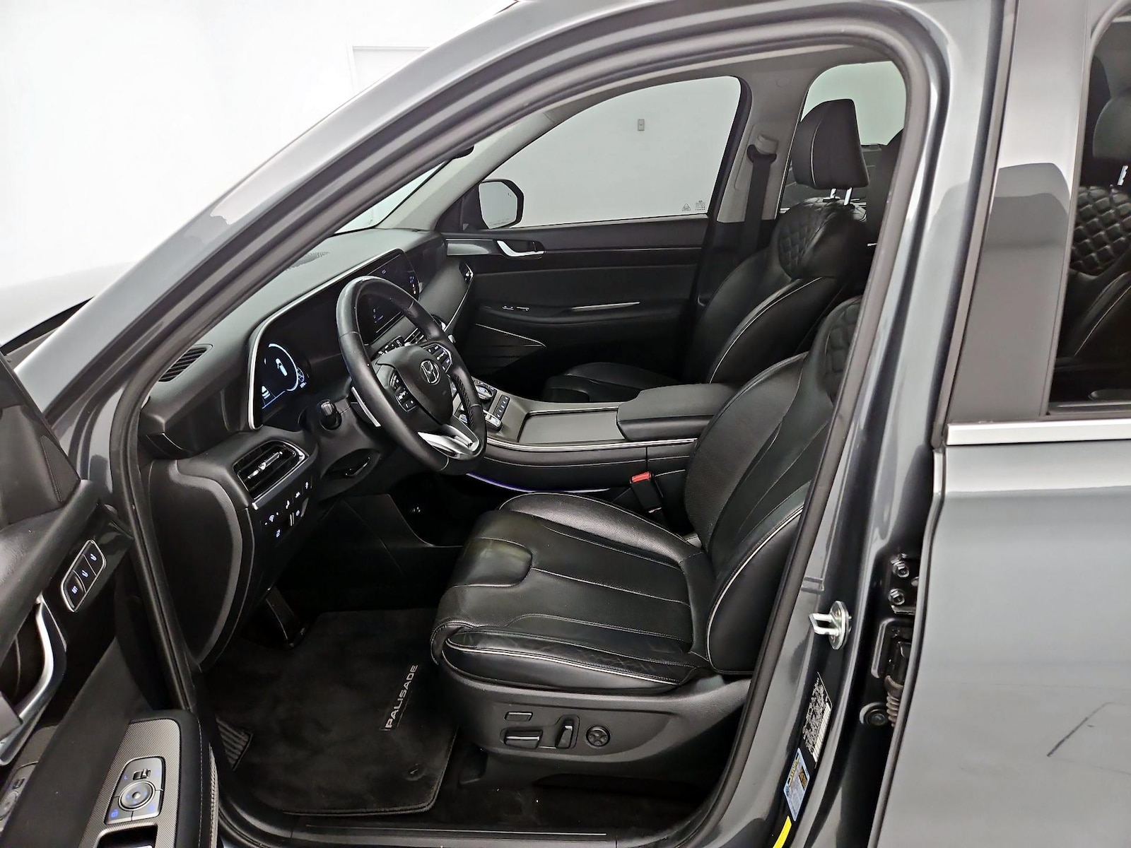 2022 Hyundai Palisade Limited - Photo 12