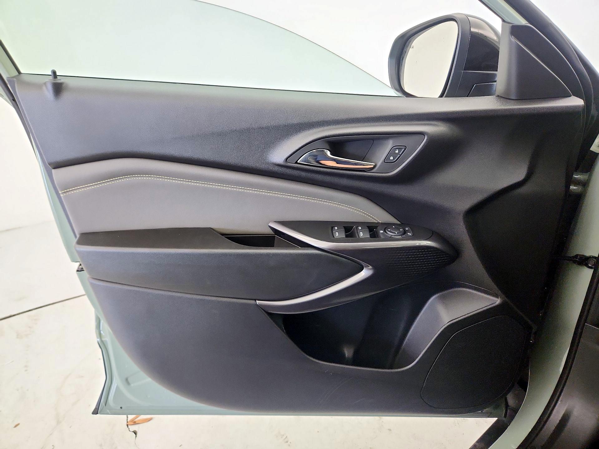 Thumbnail: 2026 Chevrolet Trax - 12