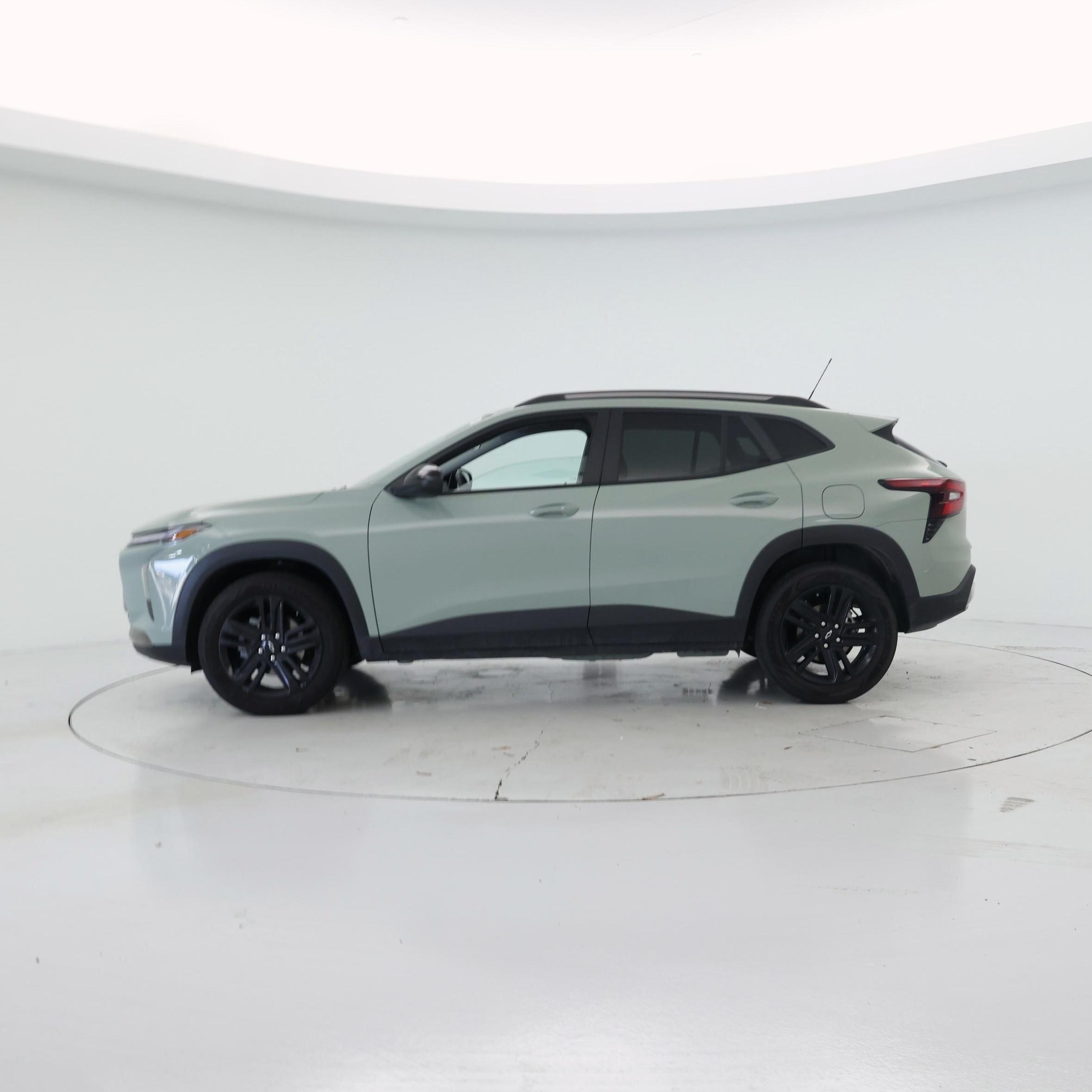 Thumbnail: 2026 Chevrolet Trax - 3
