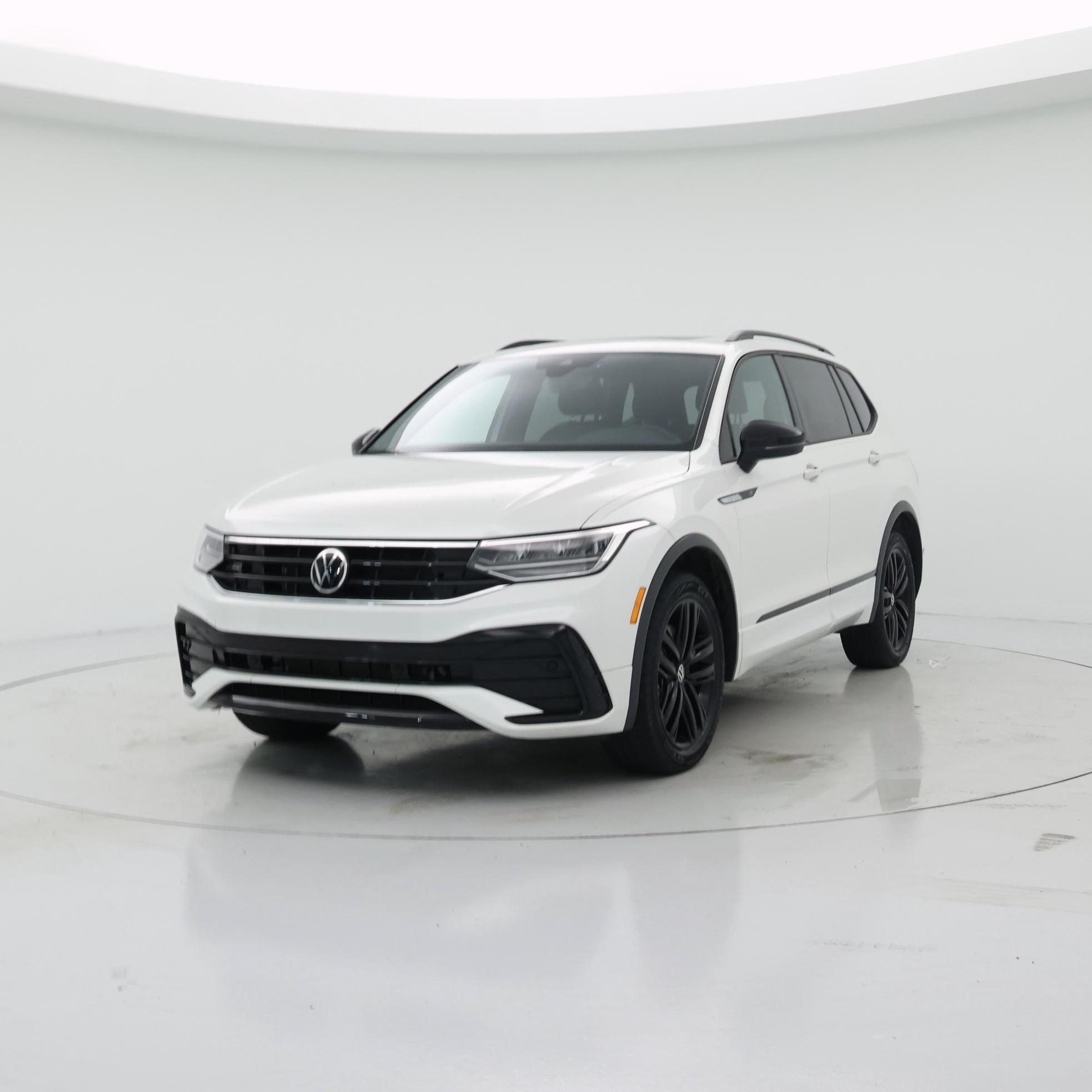 Thumbnail: 2022 Volkswagen Tiguan - 4