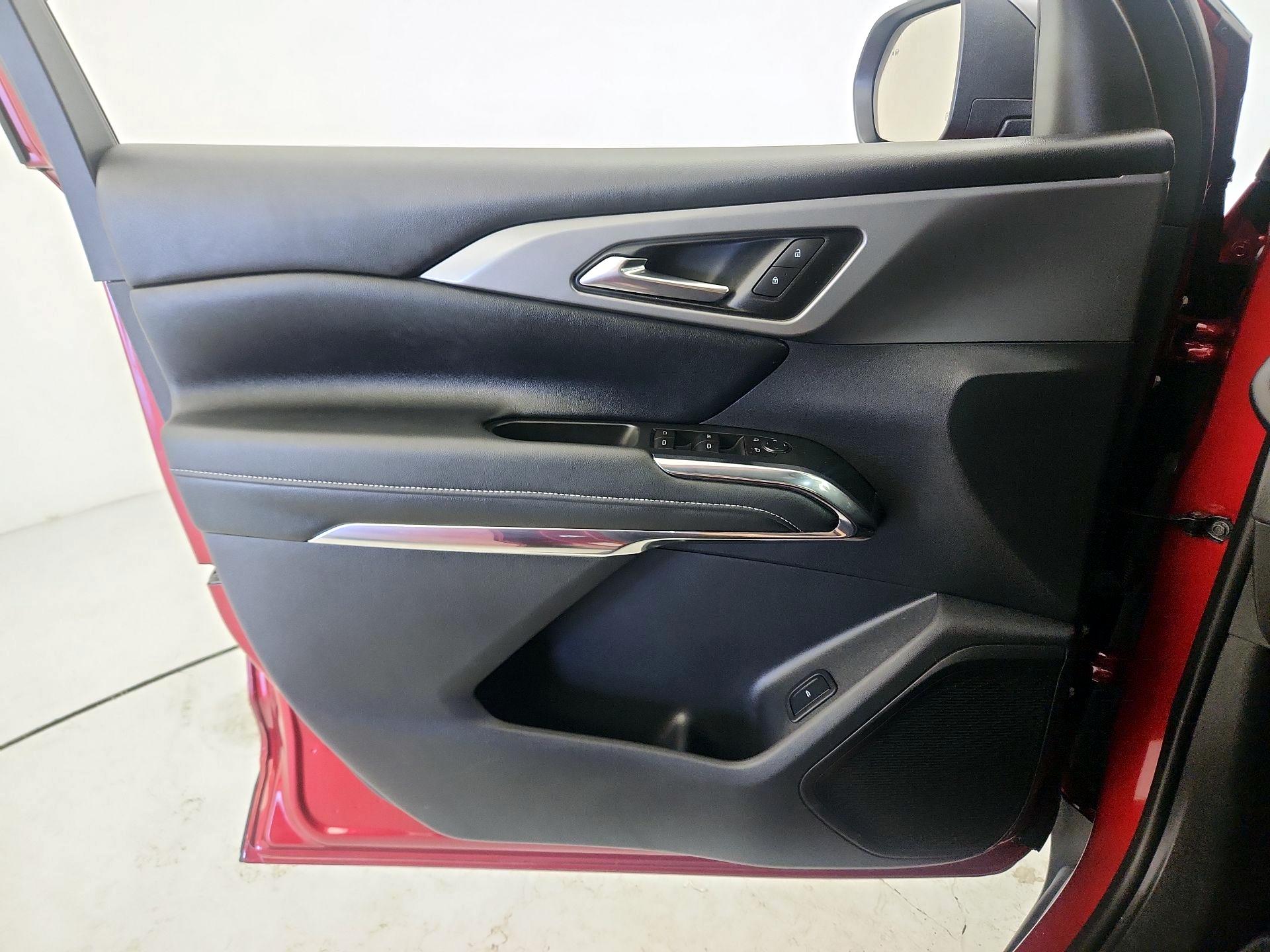 Thumbnail: 2026 Chevrolet Traverse - 12