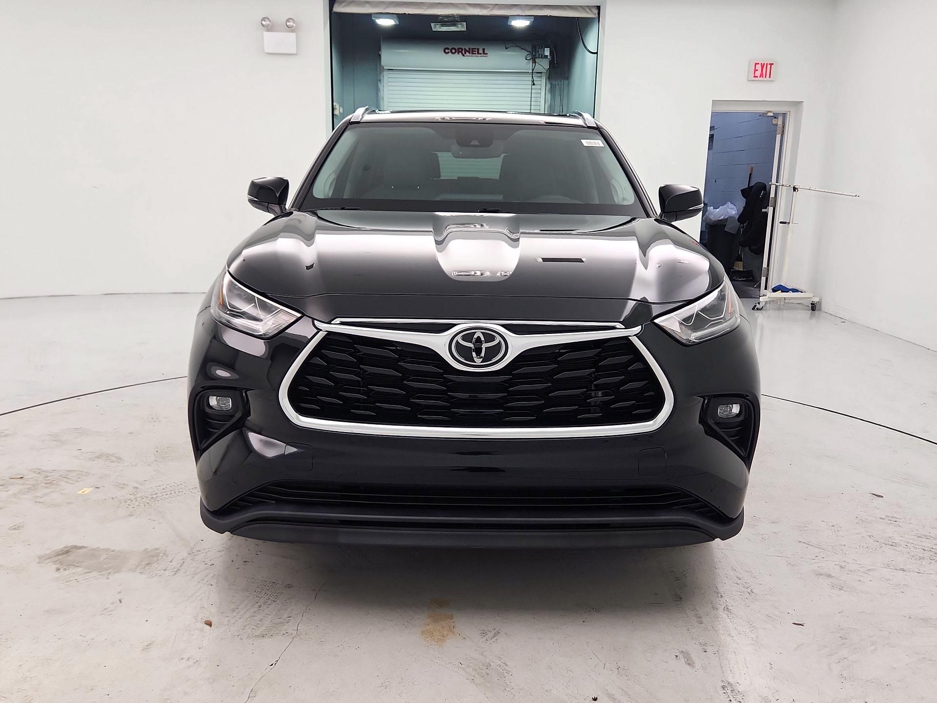 Thumbnail: 2021 Toyota Highlander - 2