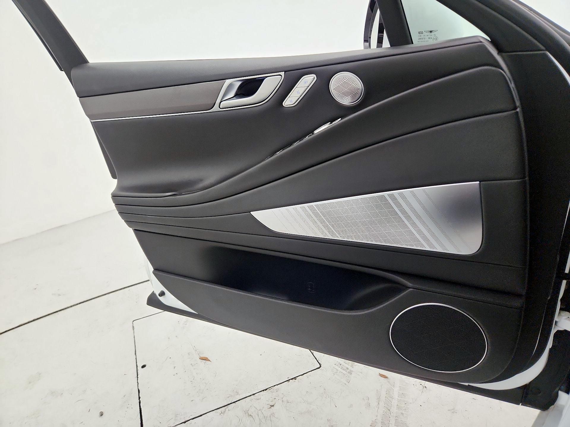 Thumbnail: 2024 Genesis G80 - 12