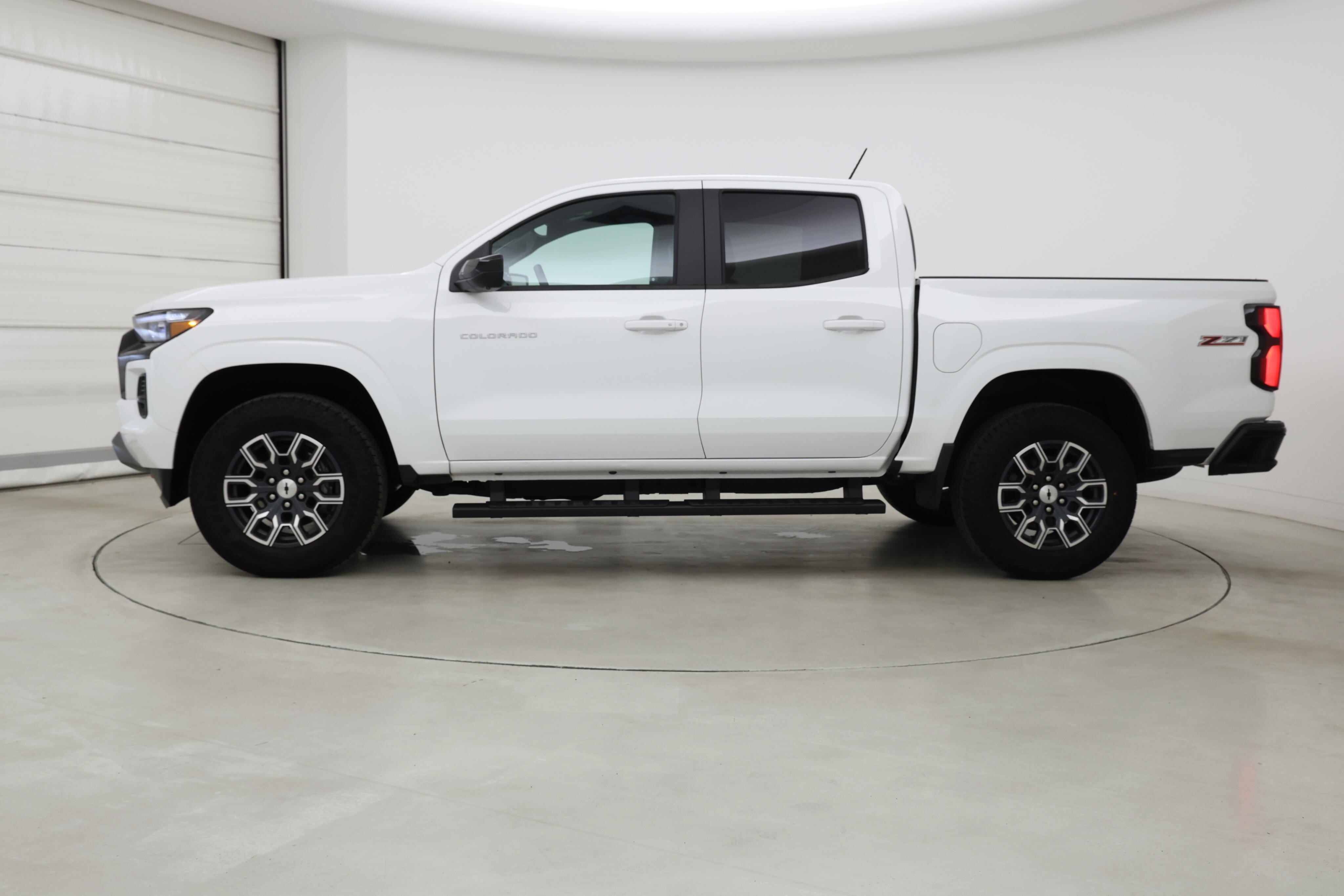 Thumbnail: 2024 Chevrolet Colorado - 3