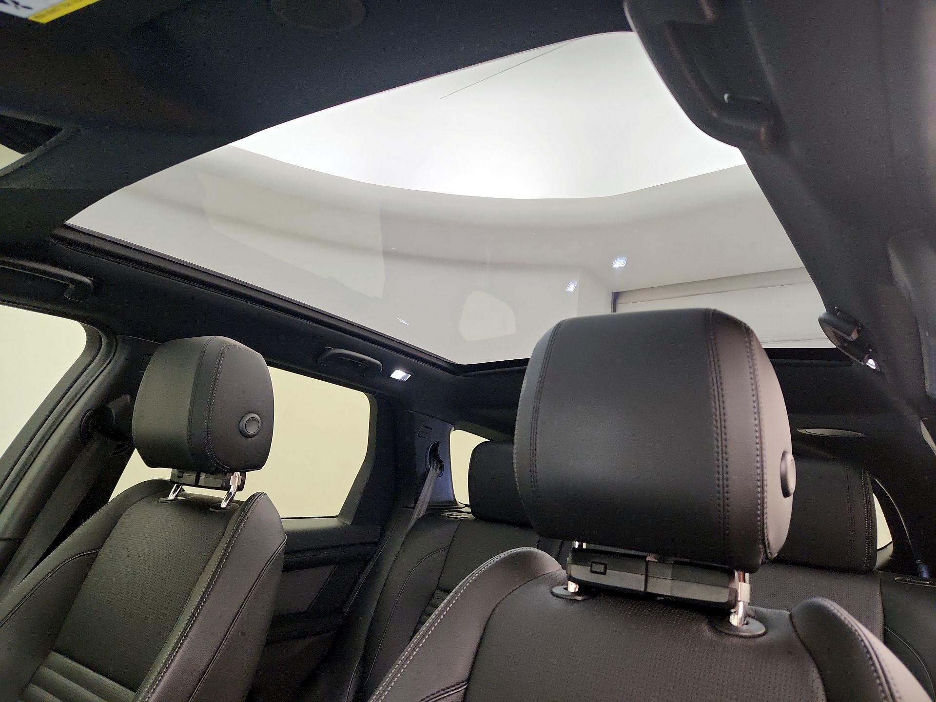Thumbnail: 2024 Land Rover Discovery Sport - 20