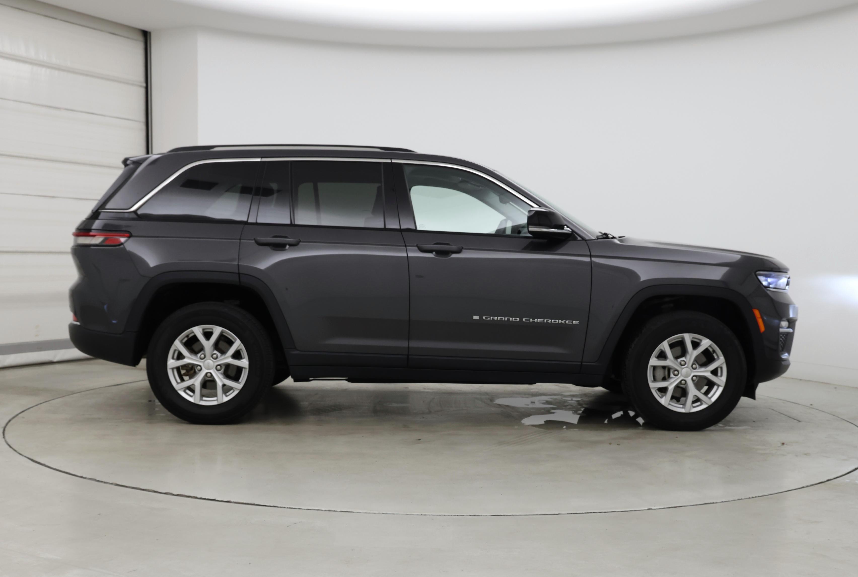Thumbnail: 2023 Jeep Grand Cherokee - 7