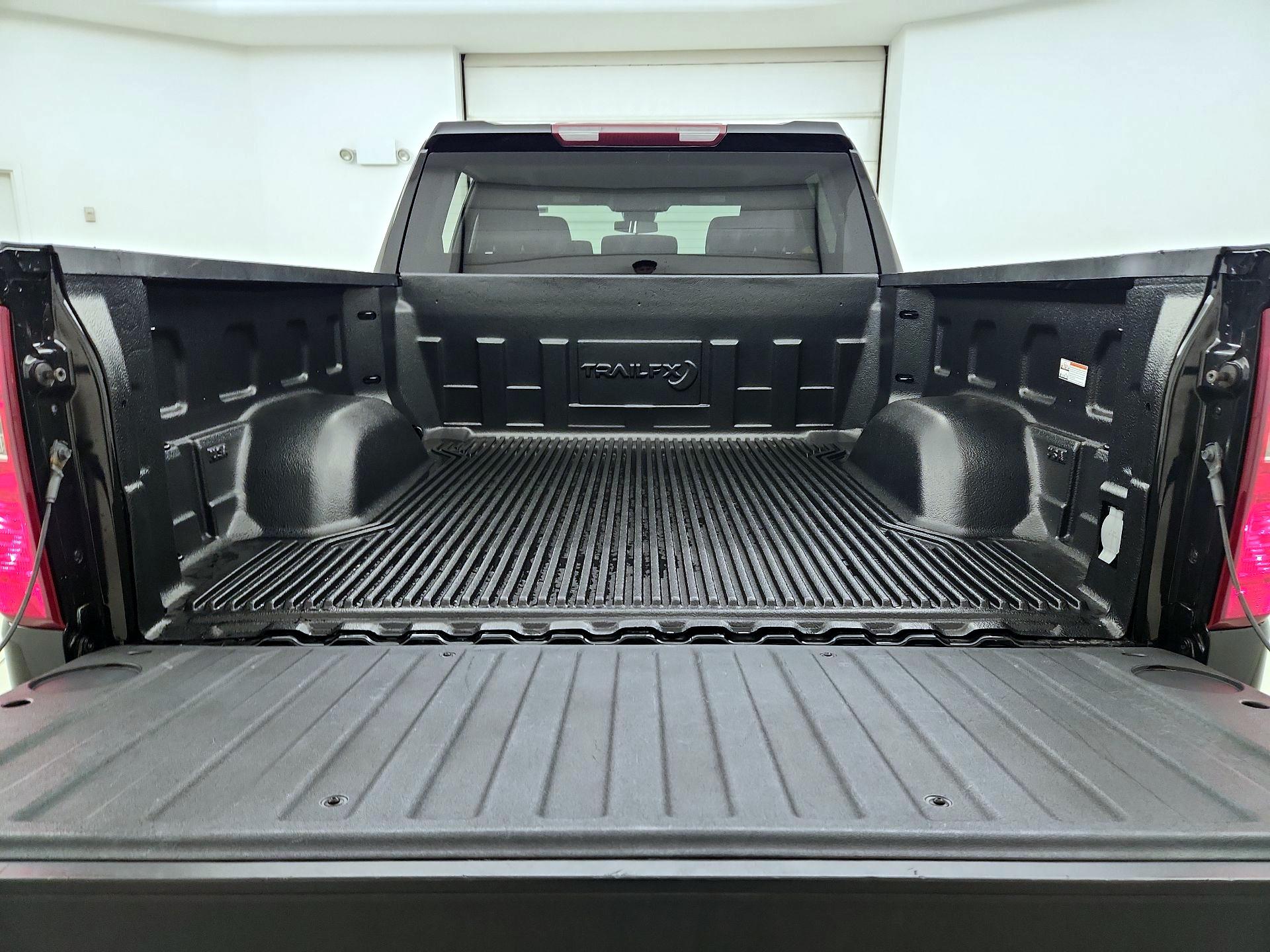 Thumbnail: 2023 Chevrolet Silverado 1500 - 20