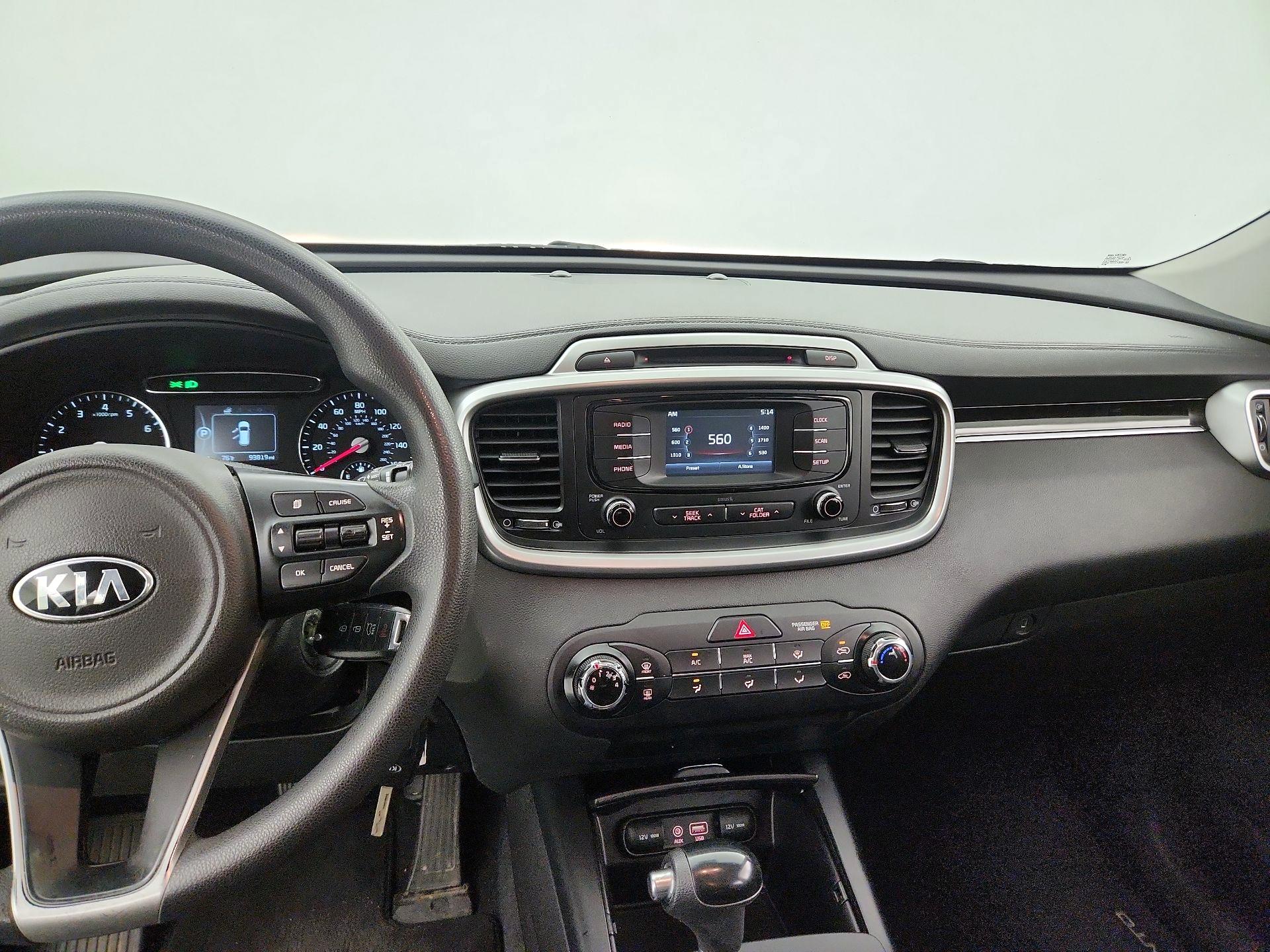 Thumbnail: 2017 Kia Sorento - 9