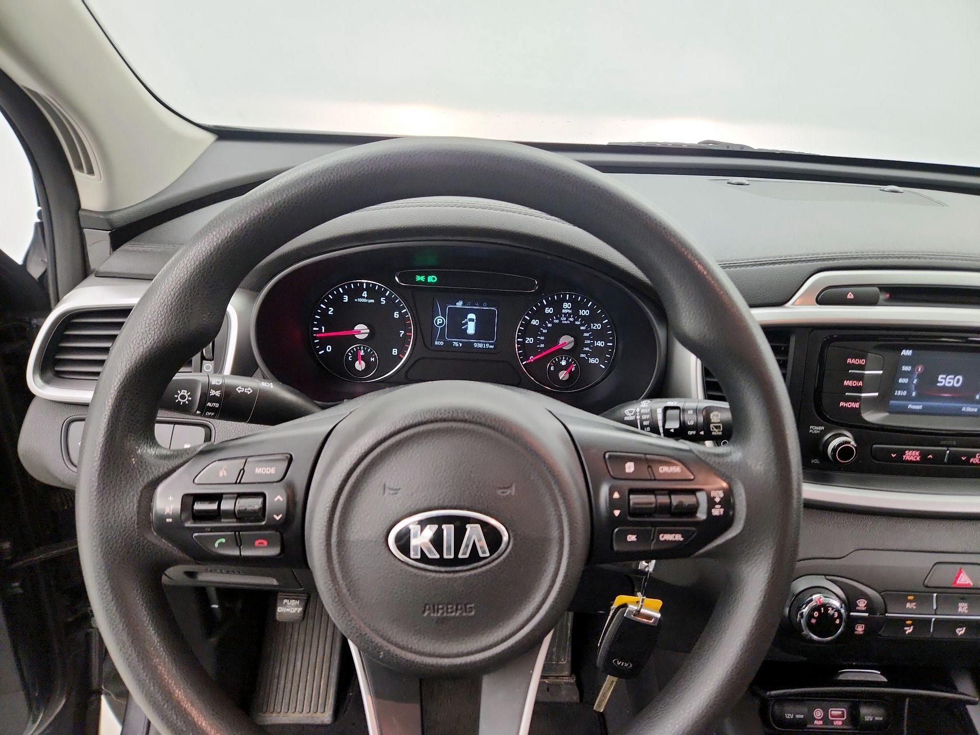 Thumbnail: 2017 Kia Sorento - 10