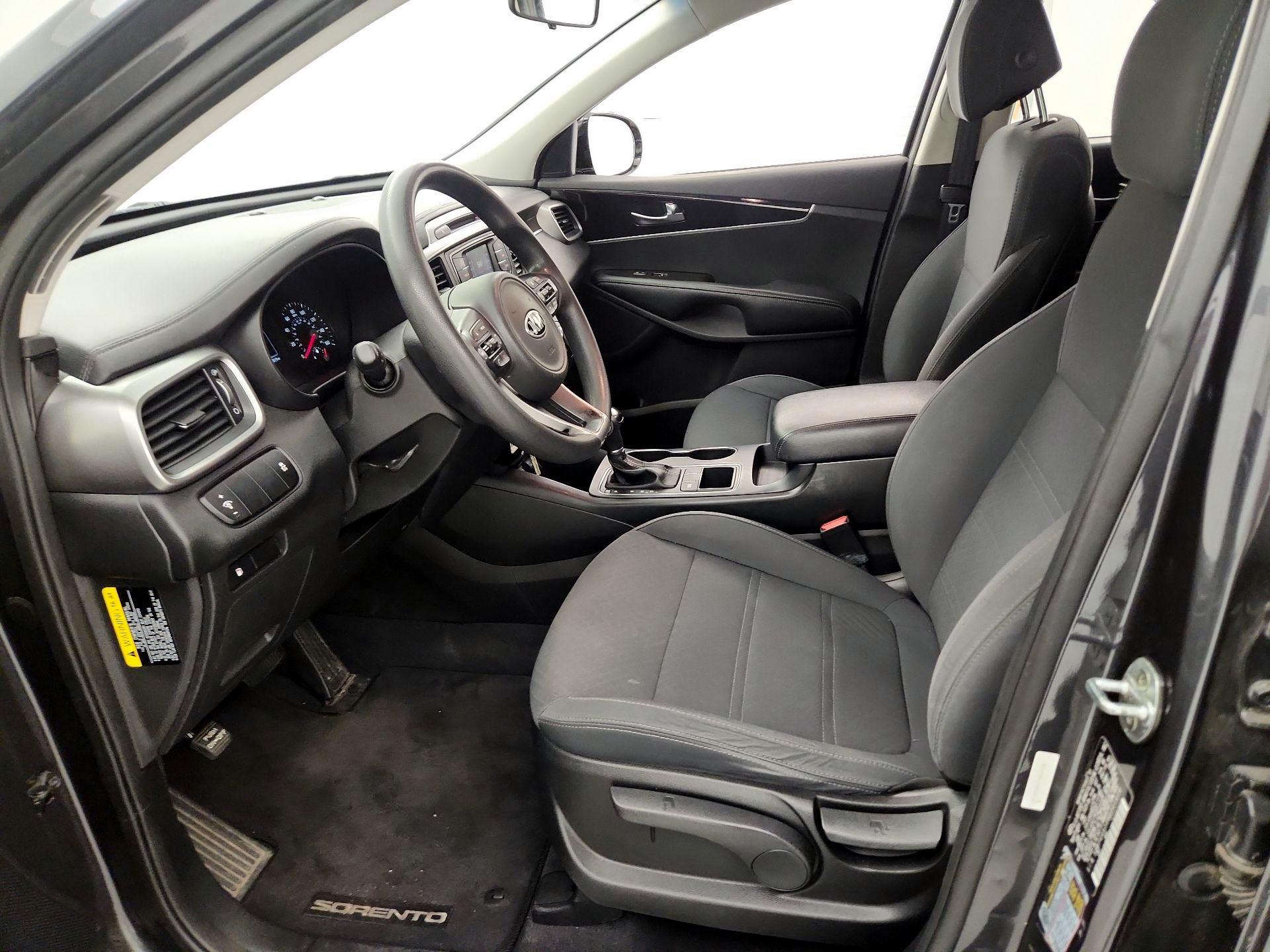 Thumbnail: 2017 Kia Sorento - 11