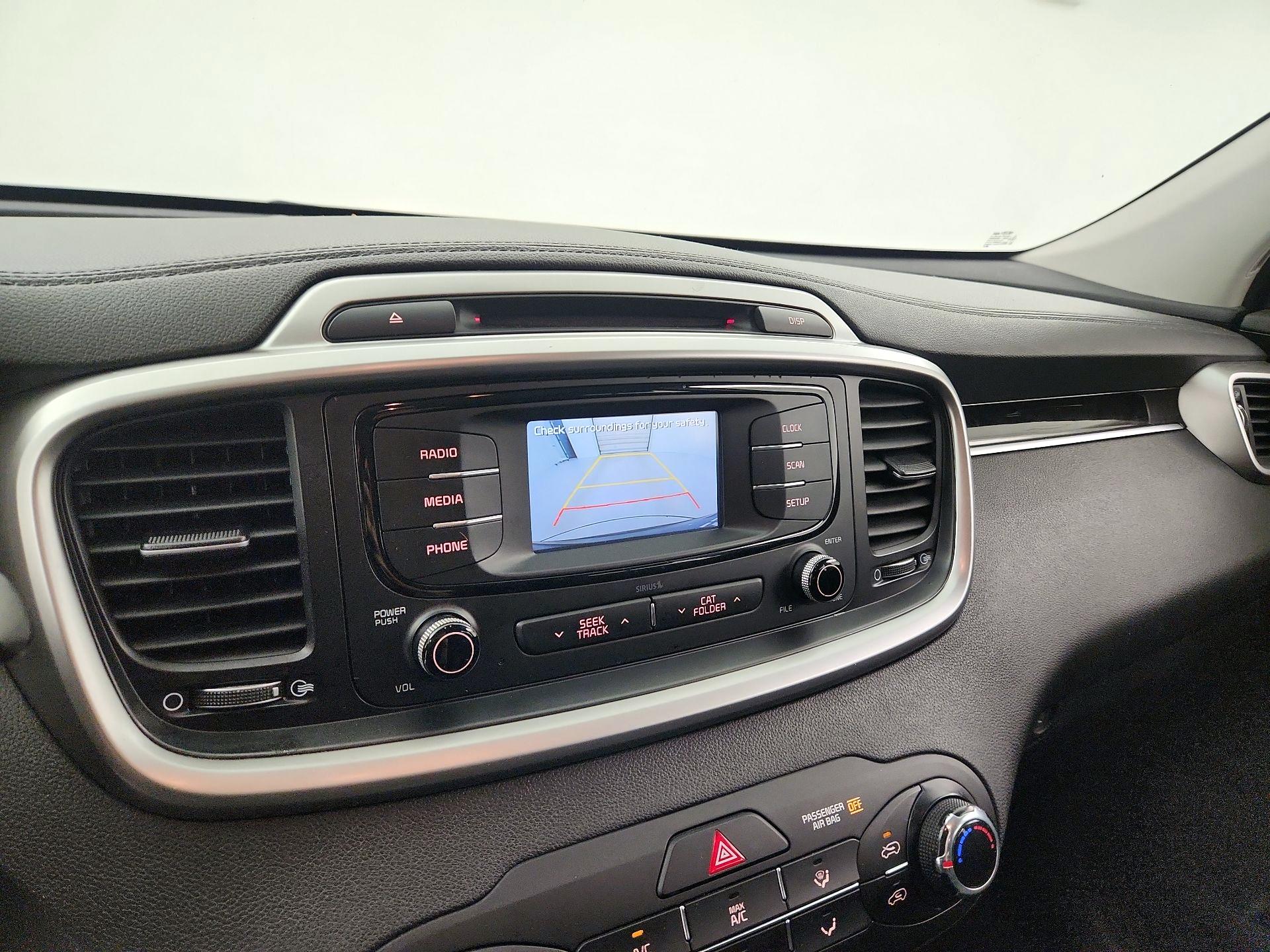 Thumbnail: 2017 Kia Sorento - 15