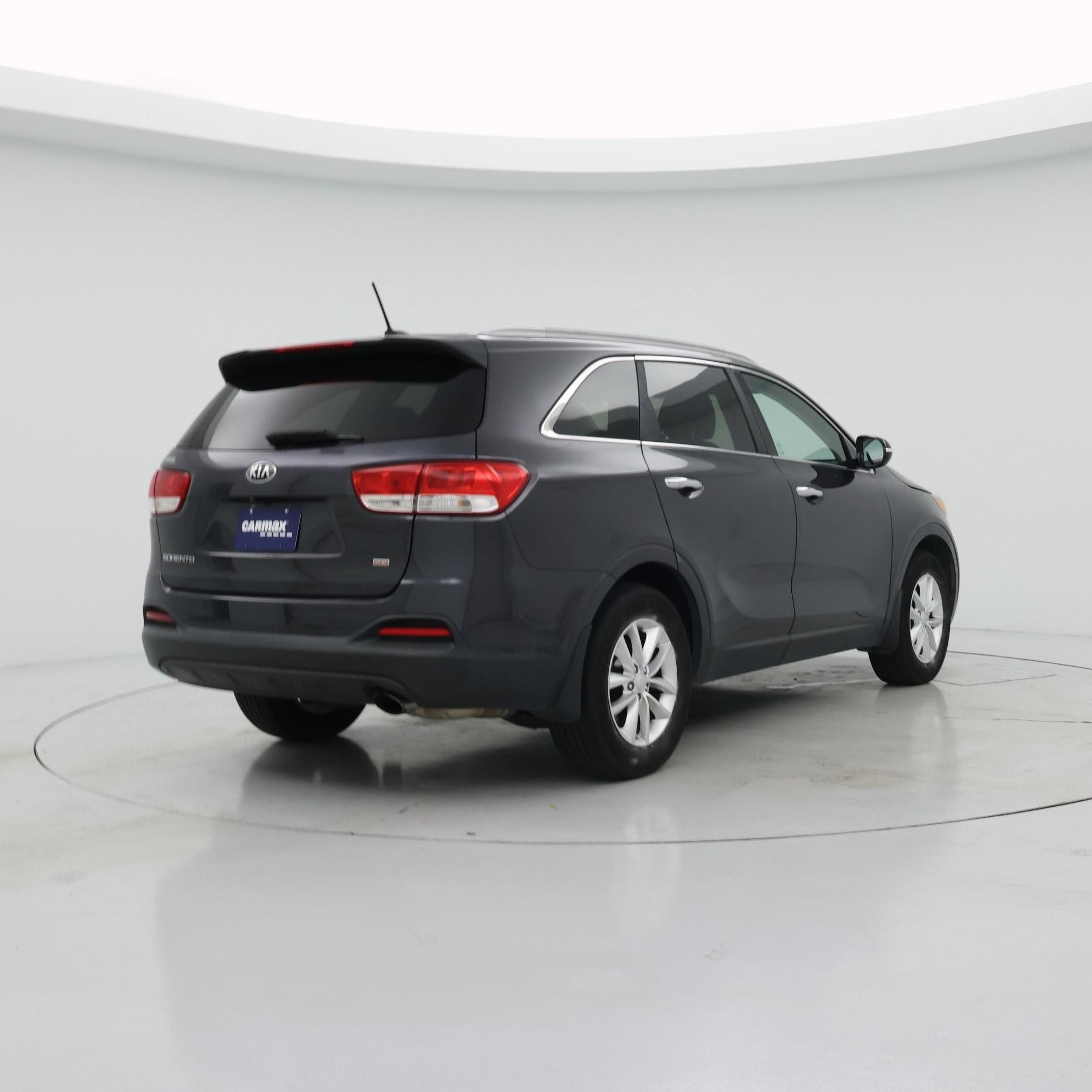 Thumbnail: 2017 Kia Sorento - 8