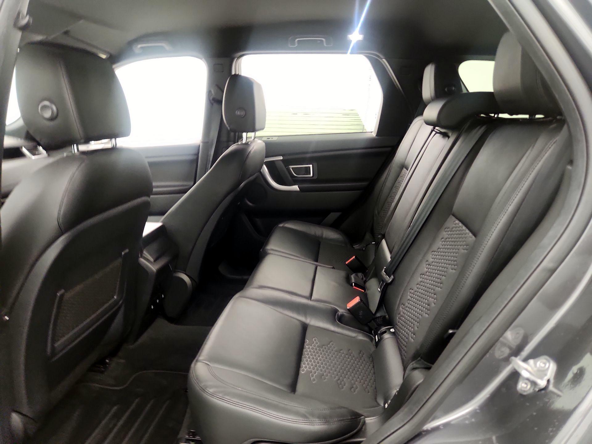 Thumbnail: 2018 Land Rover Discovery Sport - 20