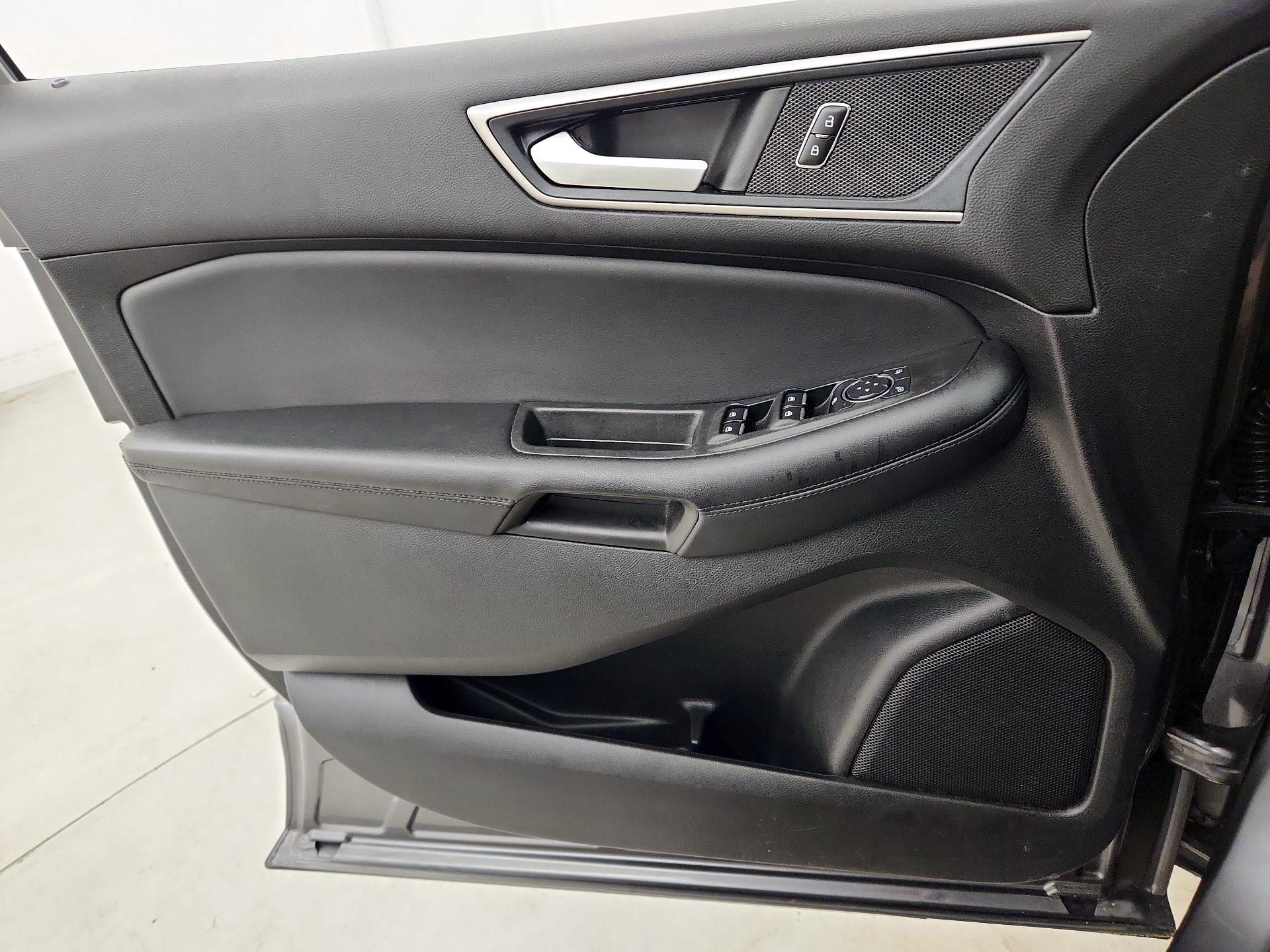 Thumbnail: 2023 Ford Edge - 12