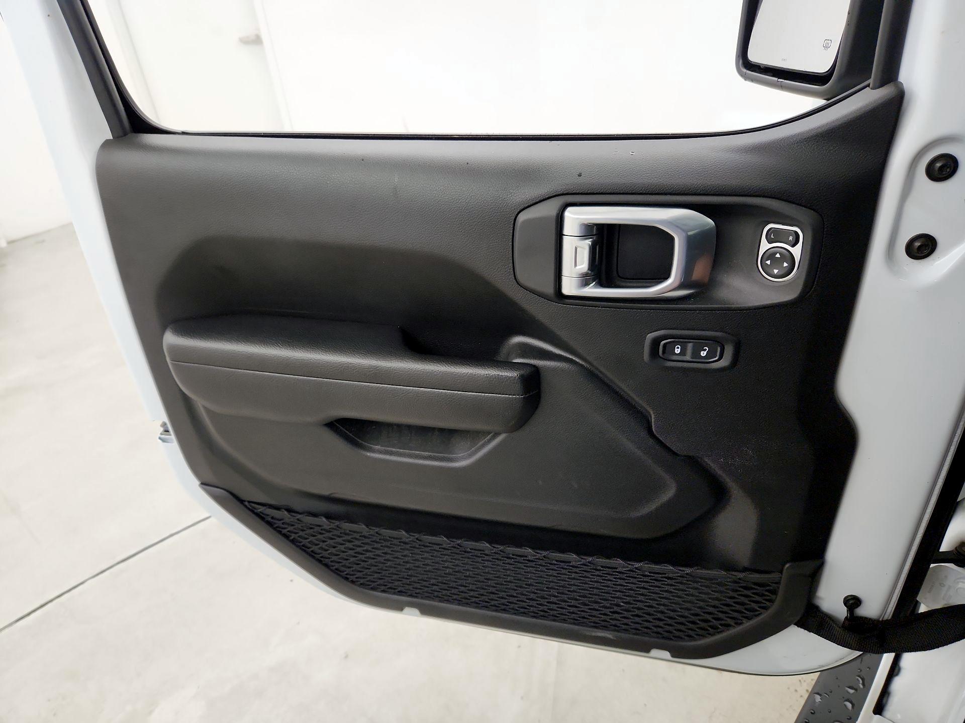 Thumbnail: 2023 Jeep Gladiator - 12