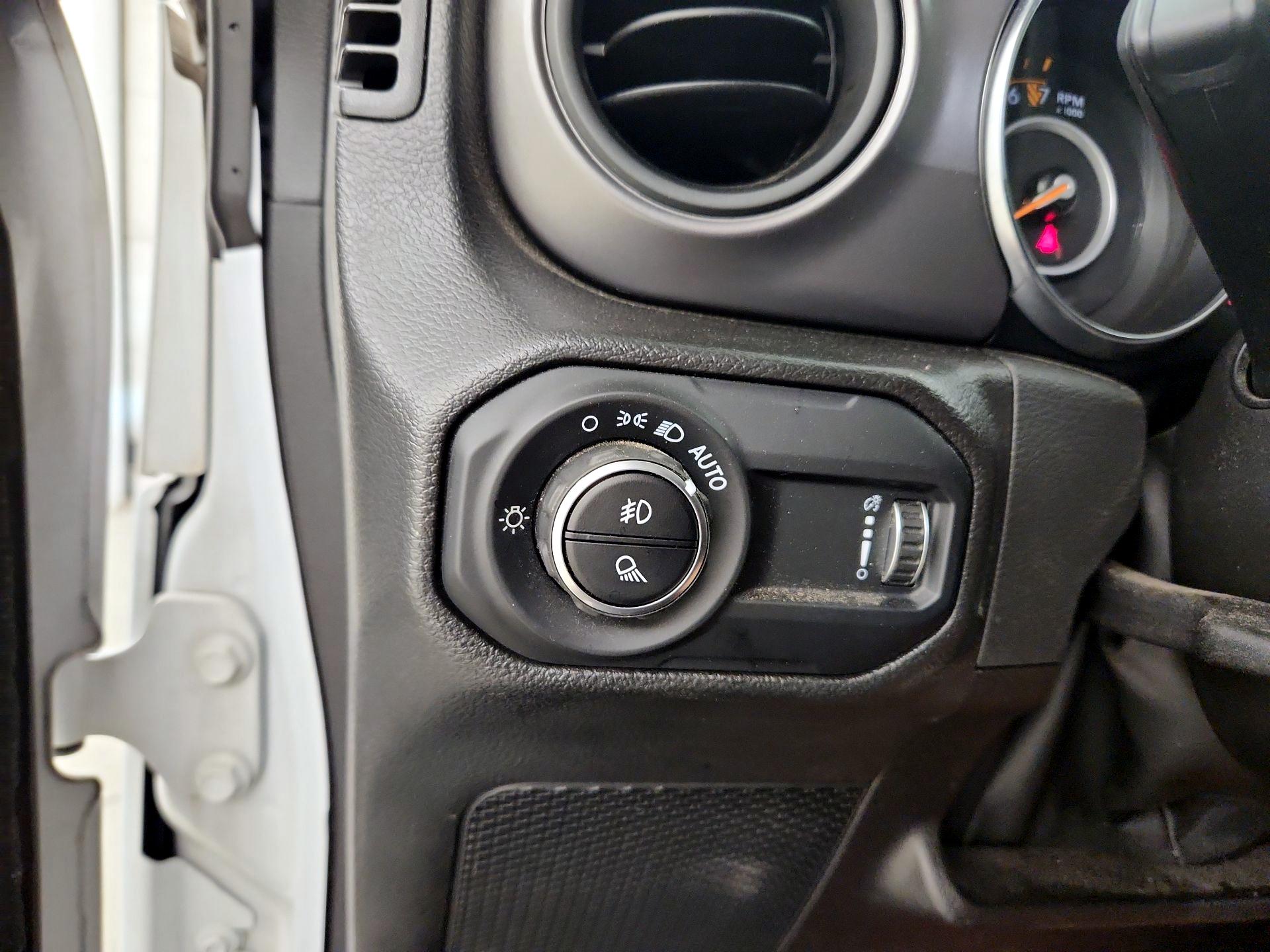 Thumbnail: 2023 Jeep Gladiator - 13