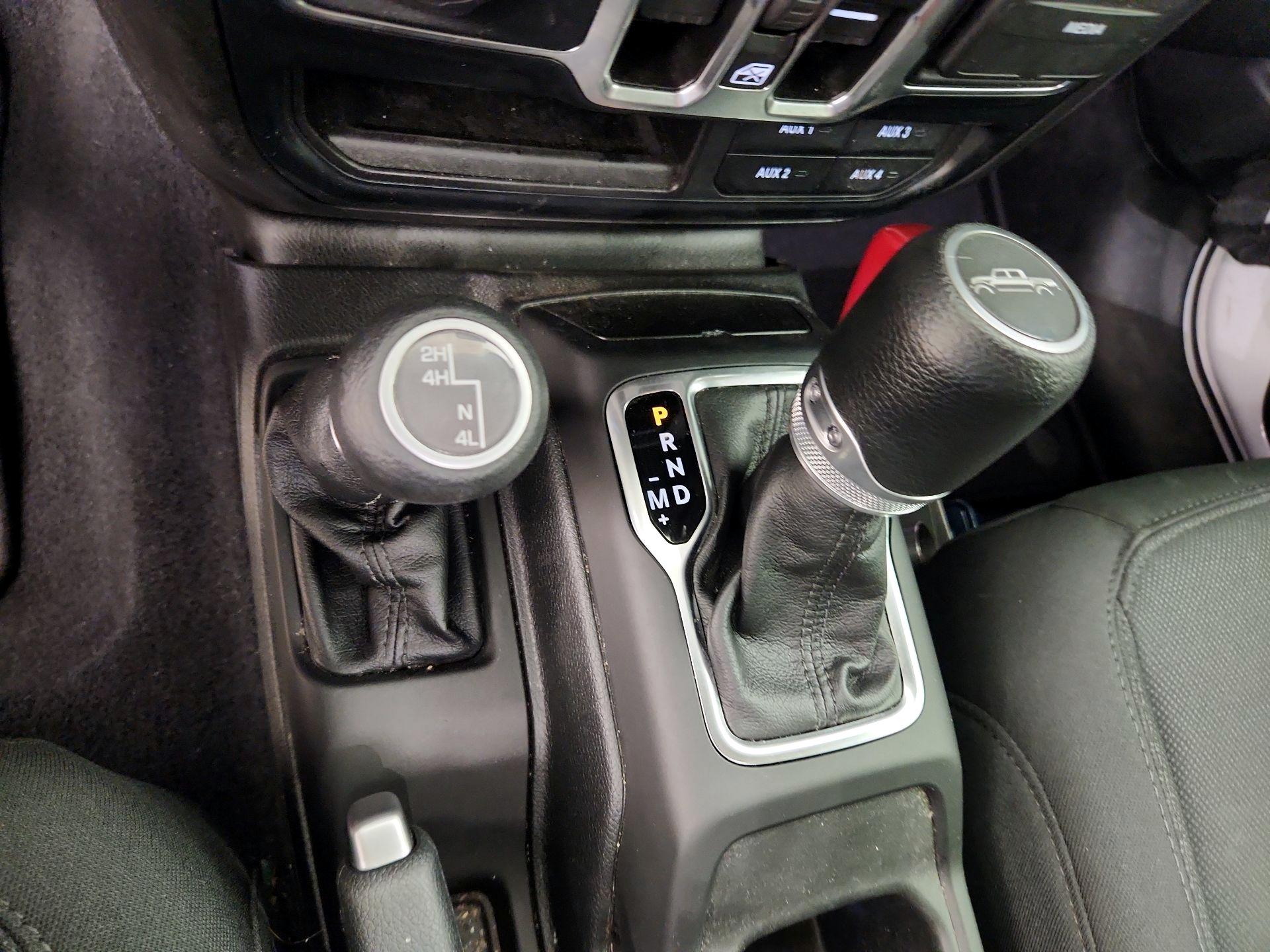 Thumbnail: 2023 Jeep Gladiator - 18
