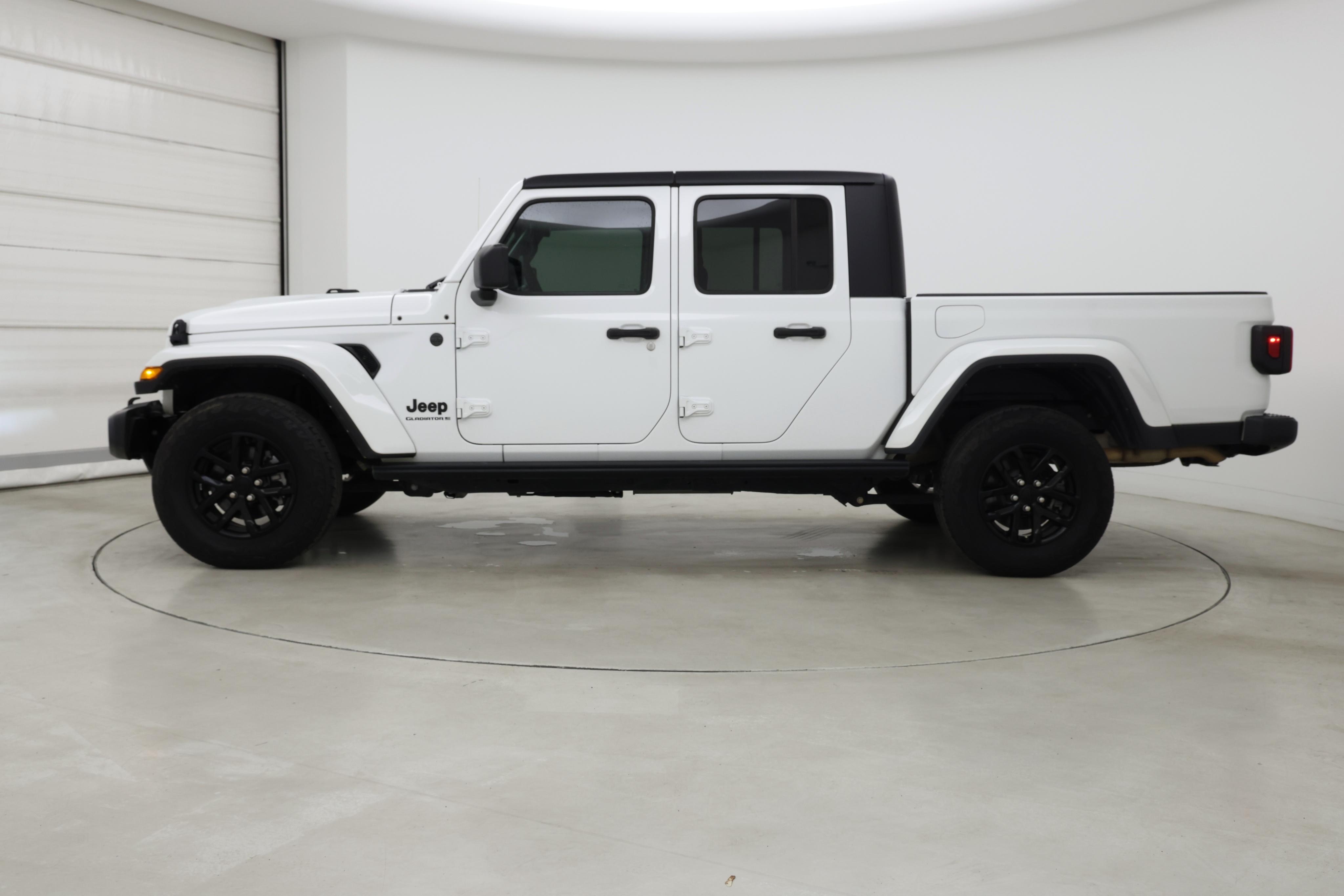 Thumbnail: 2023 Jeep Gladiator - 3
