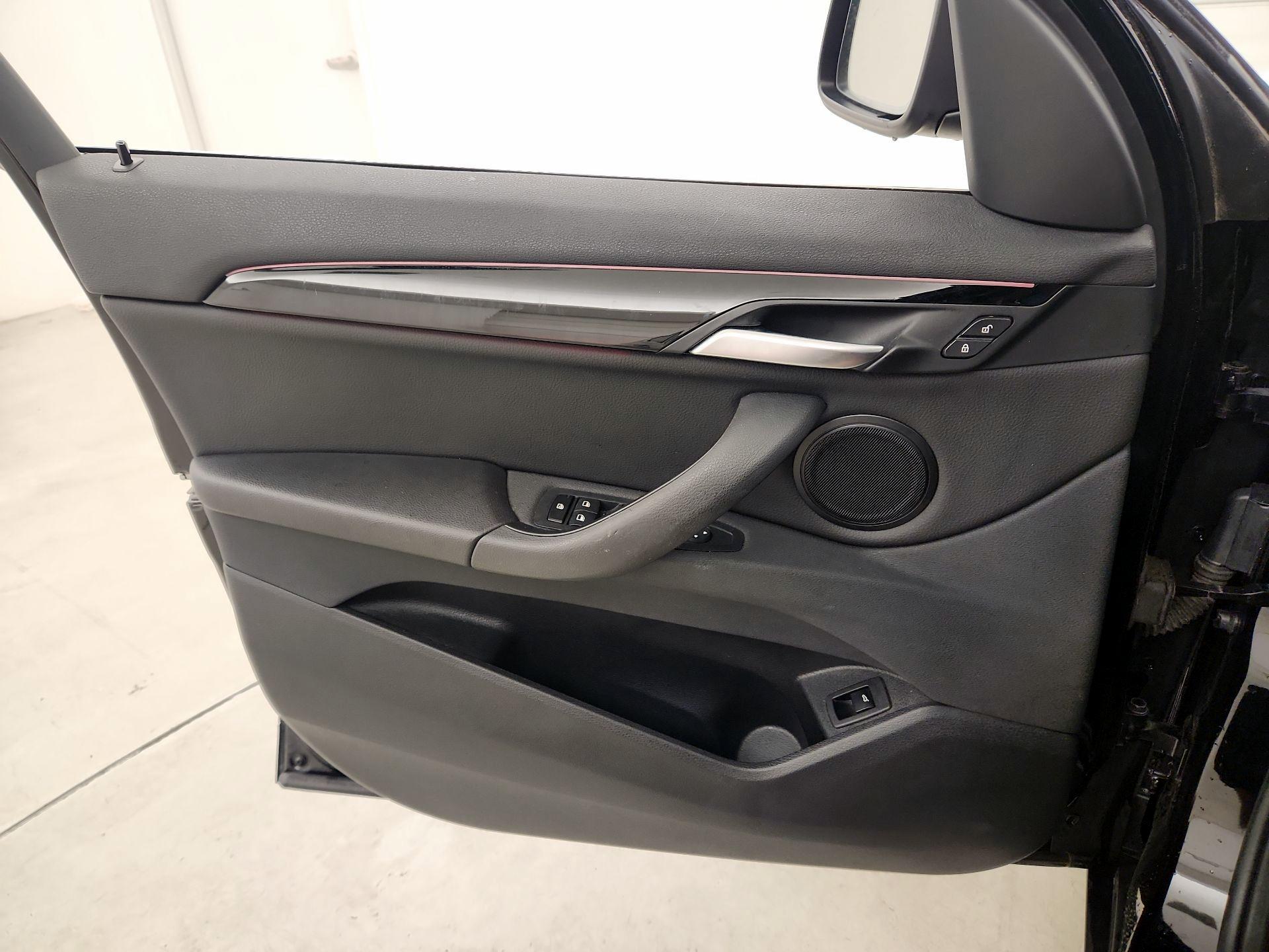 Thumbnail: 2022 BMW X1 - 12
