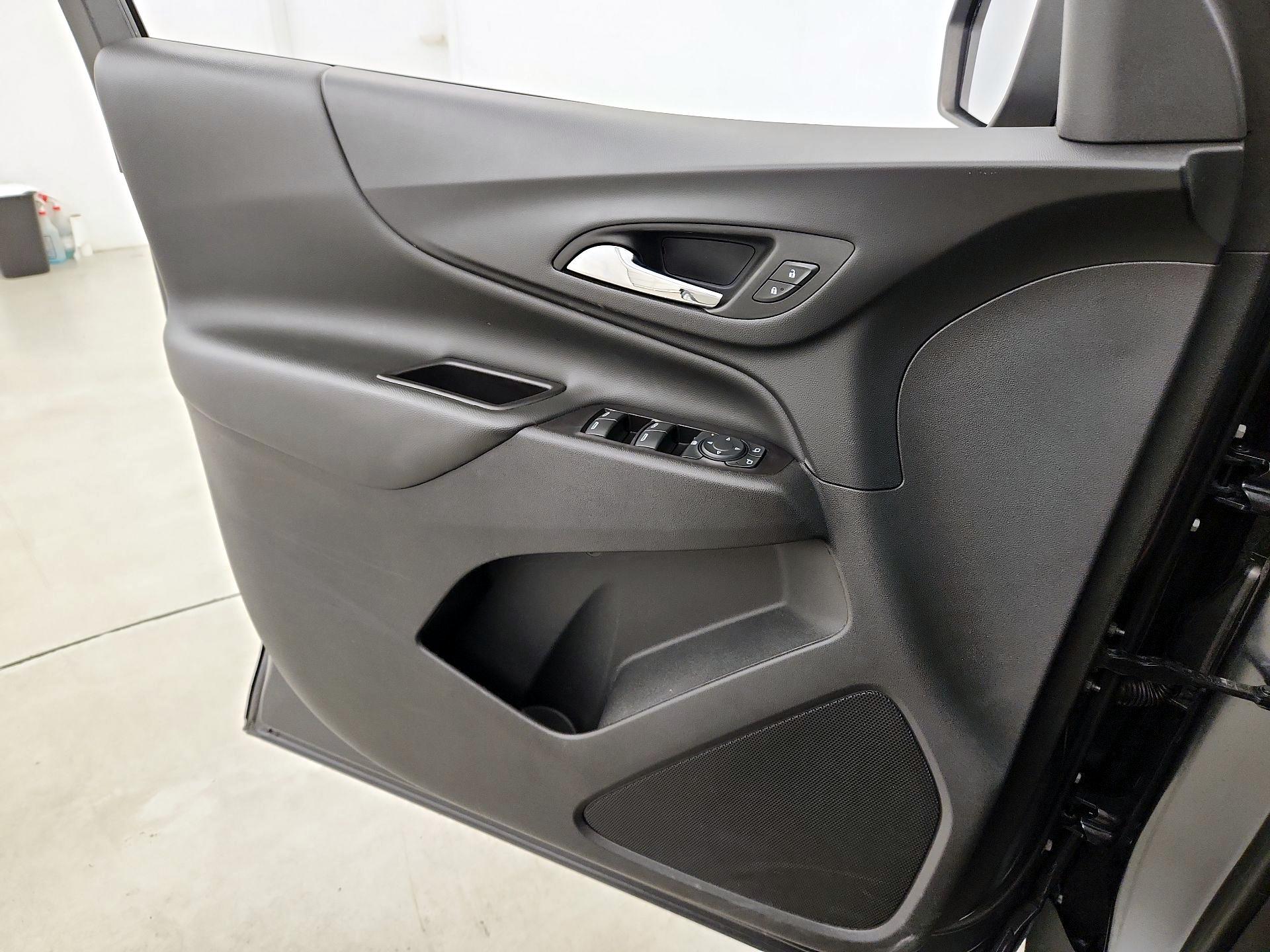 Thumbnail: 2022 Chevrolet Equinox - 12
